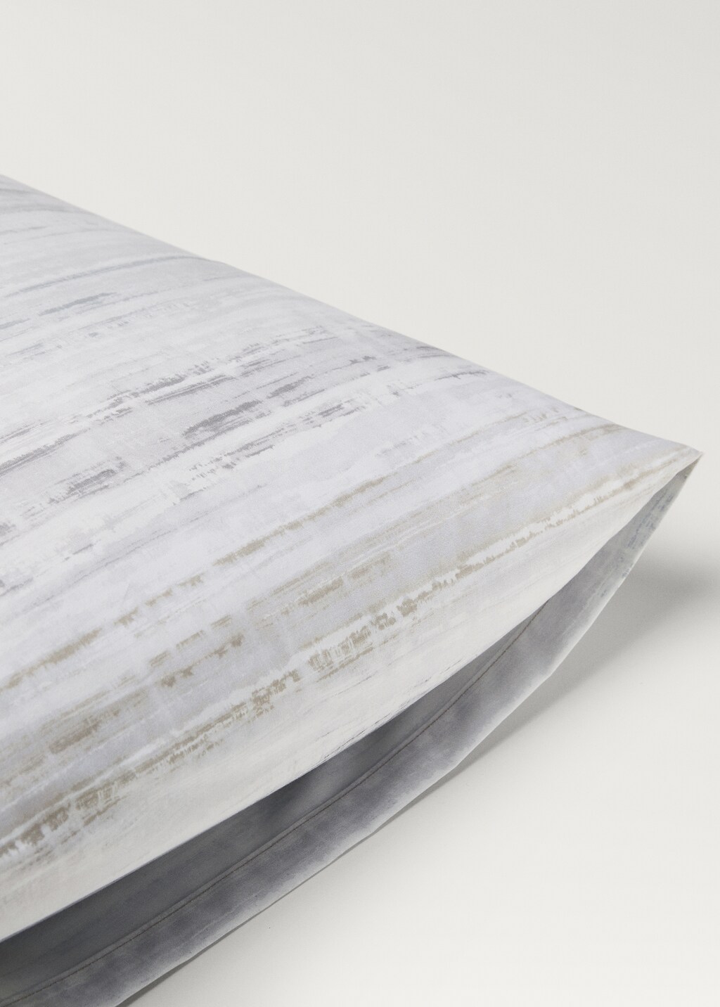 Cotton percale pillowcase with a blurred print, 50x75 cm - Grey