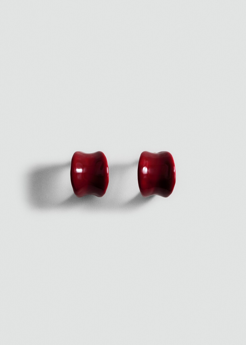 Earrings with wavy relief - Red