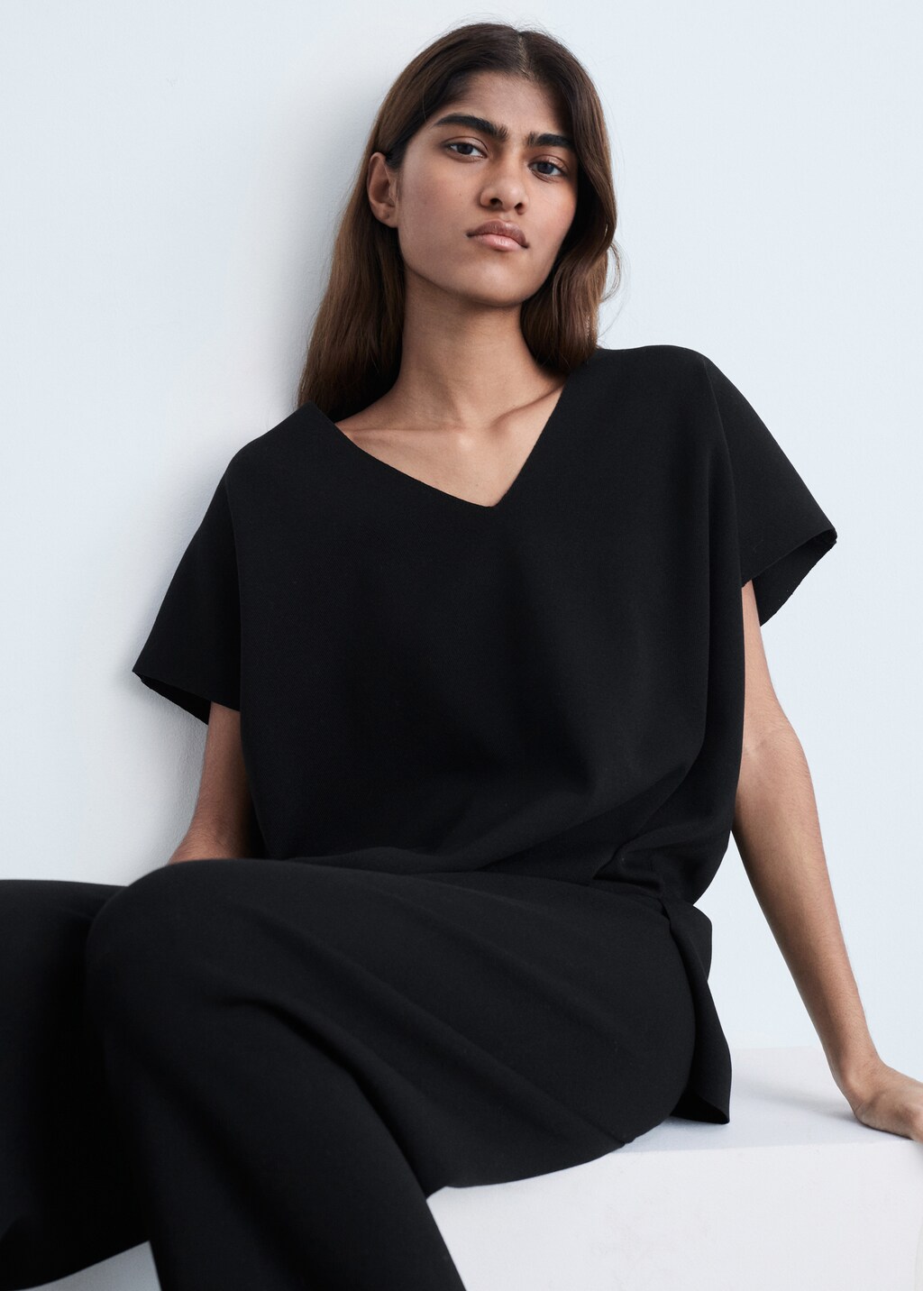 V-neck knit top - White