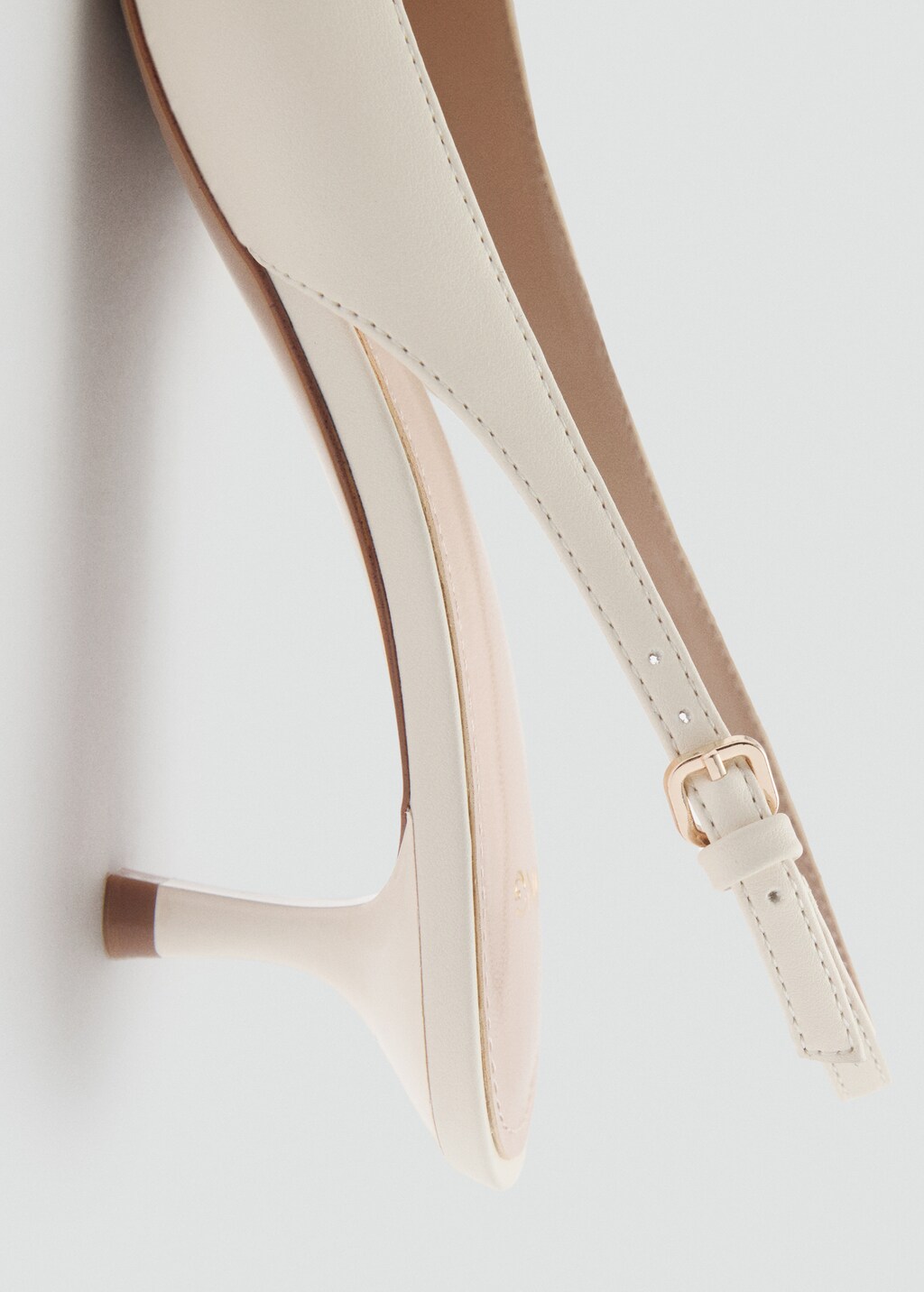 Pointed kitten-heel shoes - Ecru