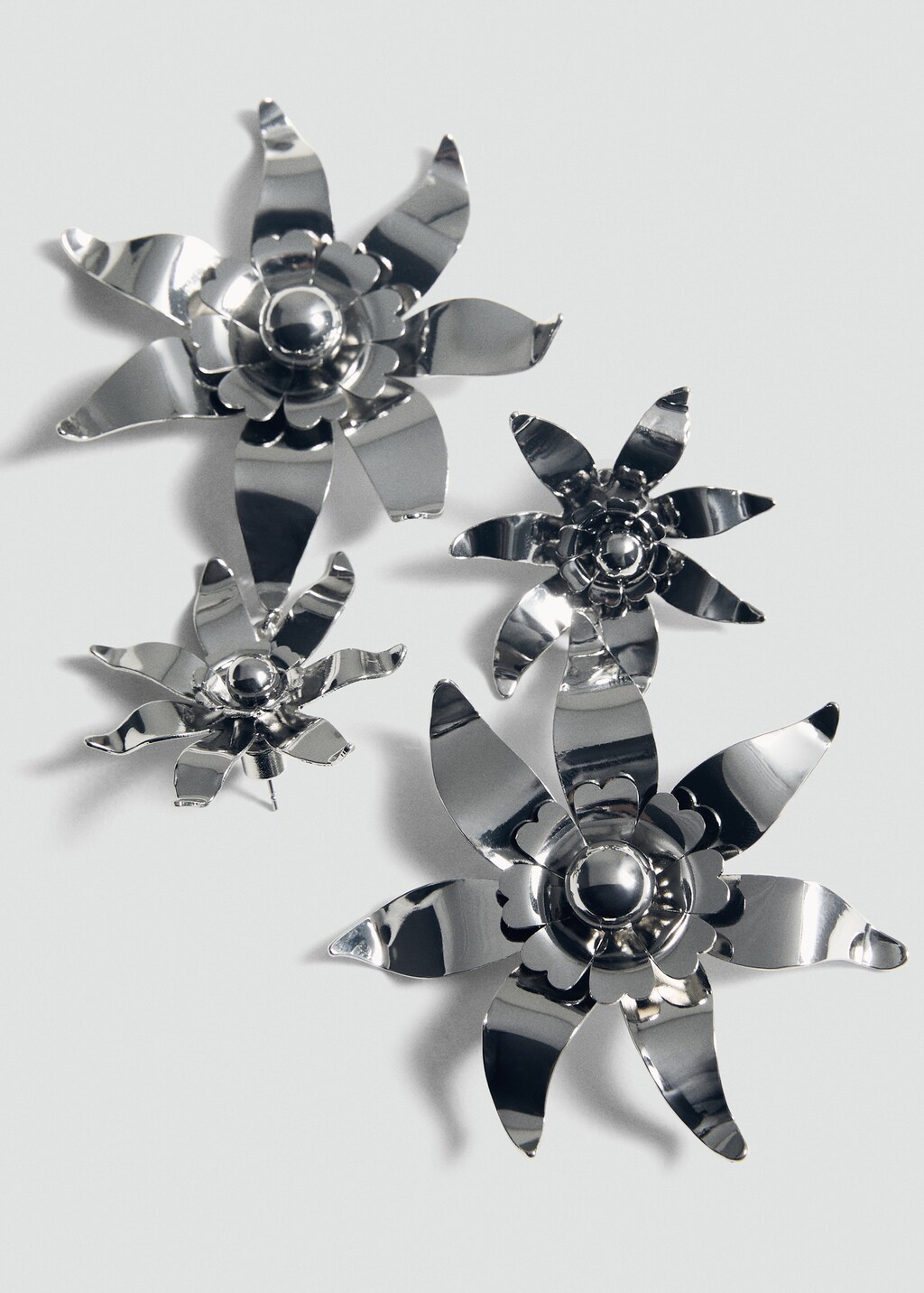 Flower pendant earrings - Silver