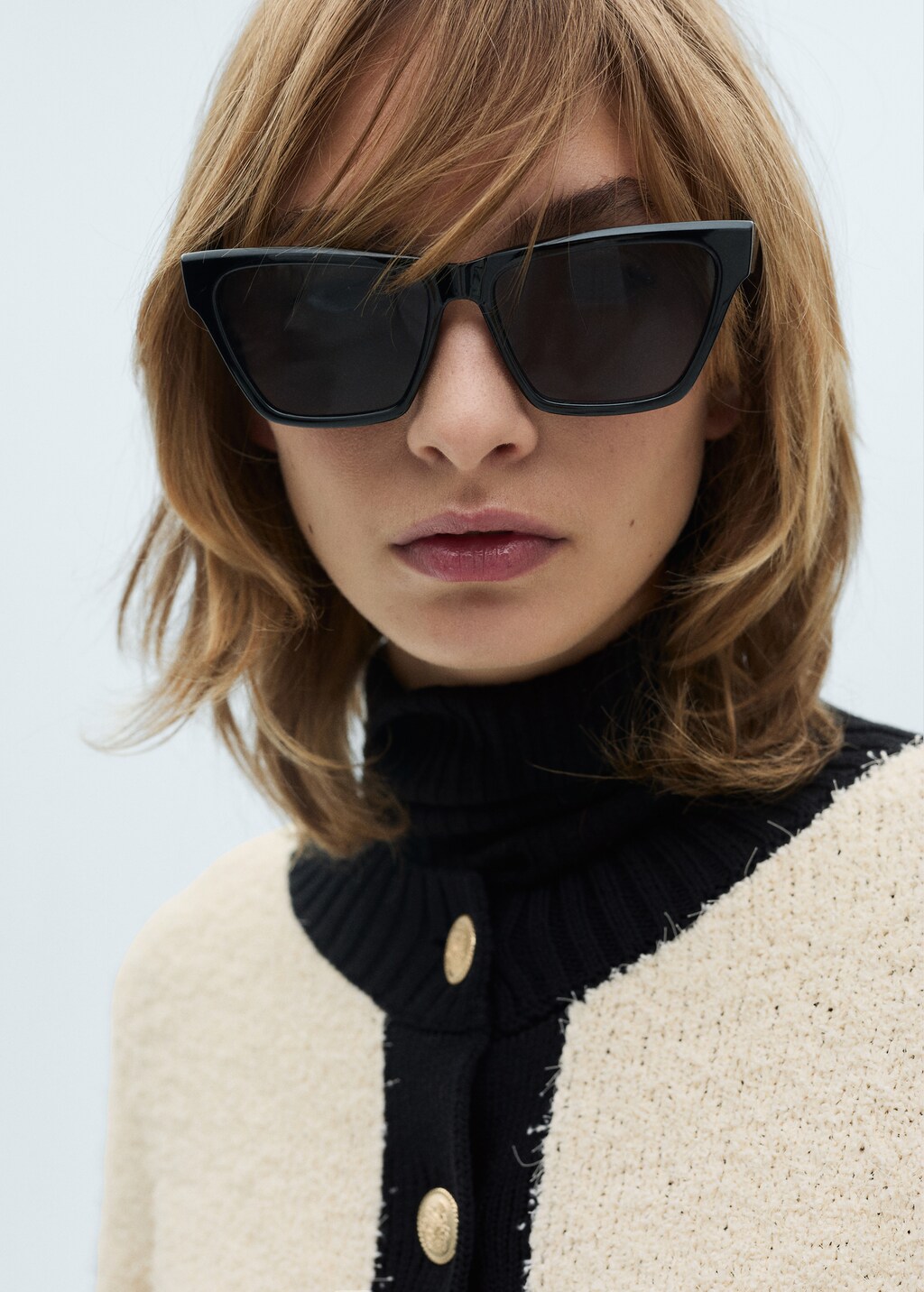 Contrasted buttons jacket - Ecru