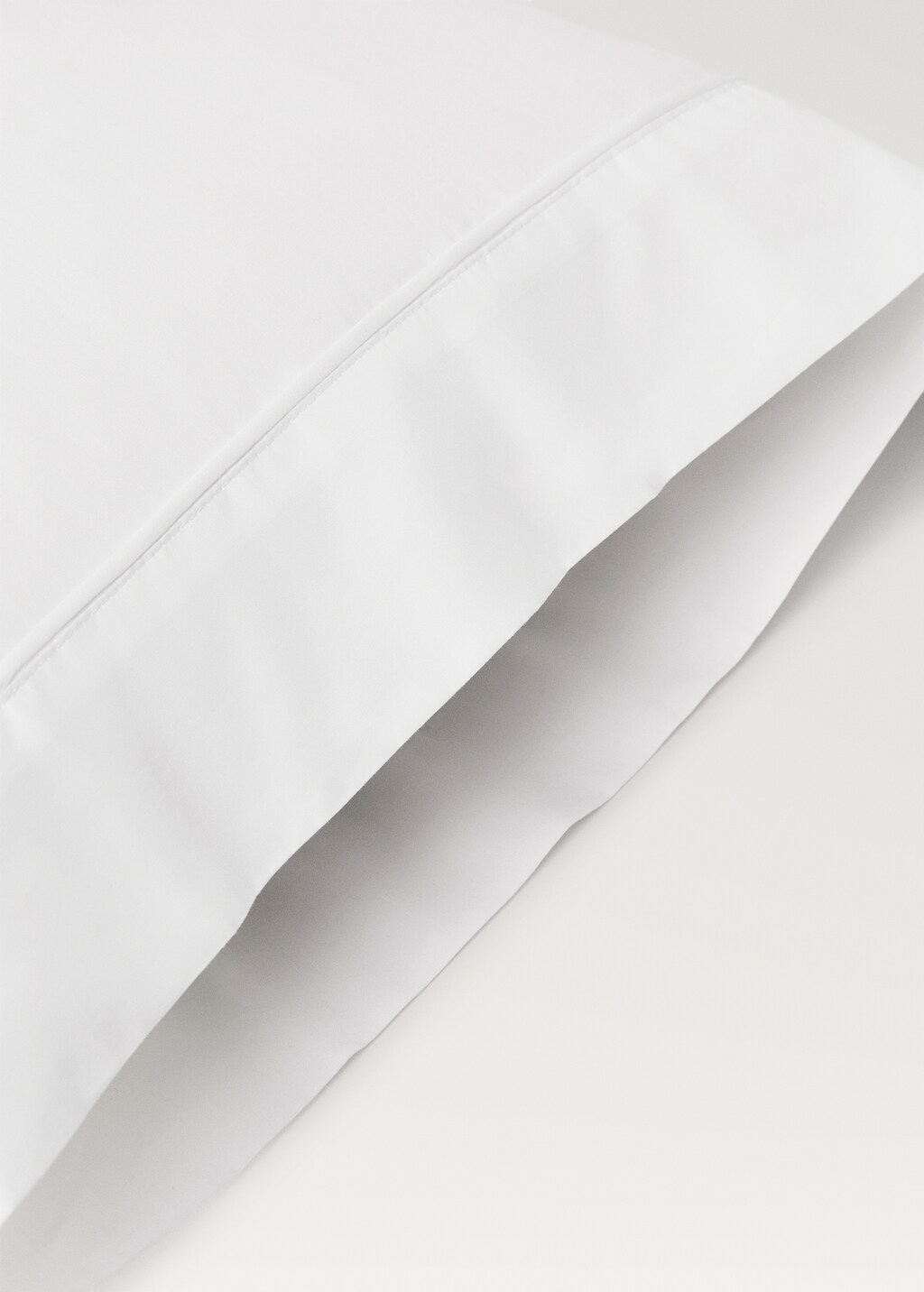500-thread count cotton percale pillowcase with rounded piping detail, 45x110 cm - White