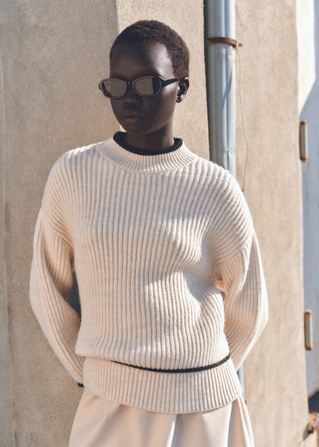 Perkins-neck sweater with contrasting details - Beige