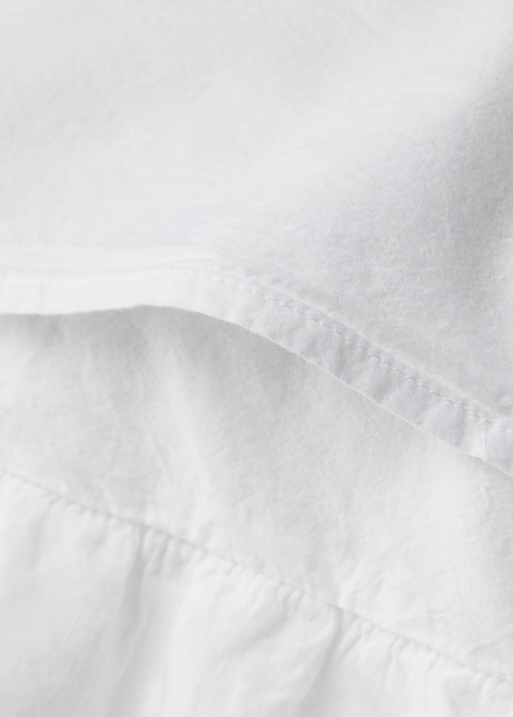 Washed cotton pillowcase with linen ruffle, 60x60 cm - White