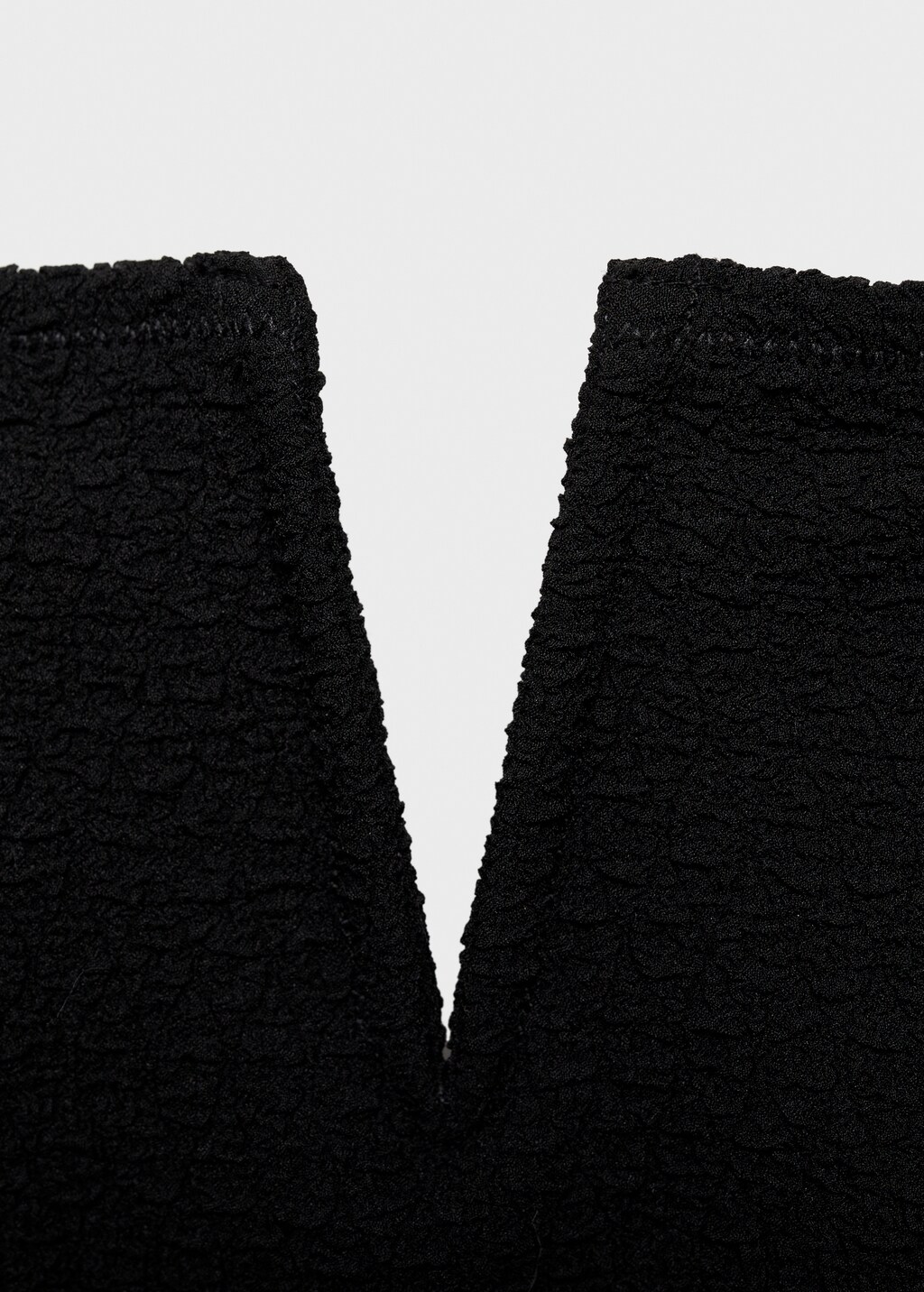 Swimsuit with slit neckline - Black