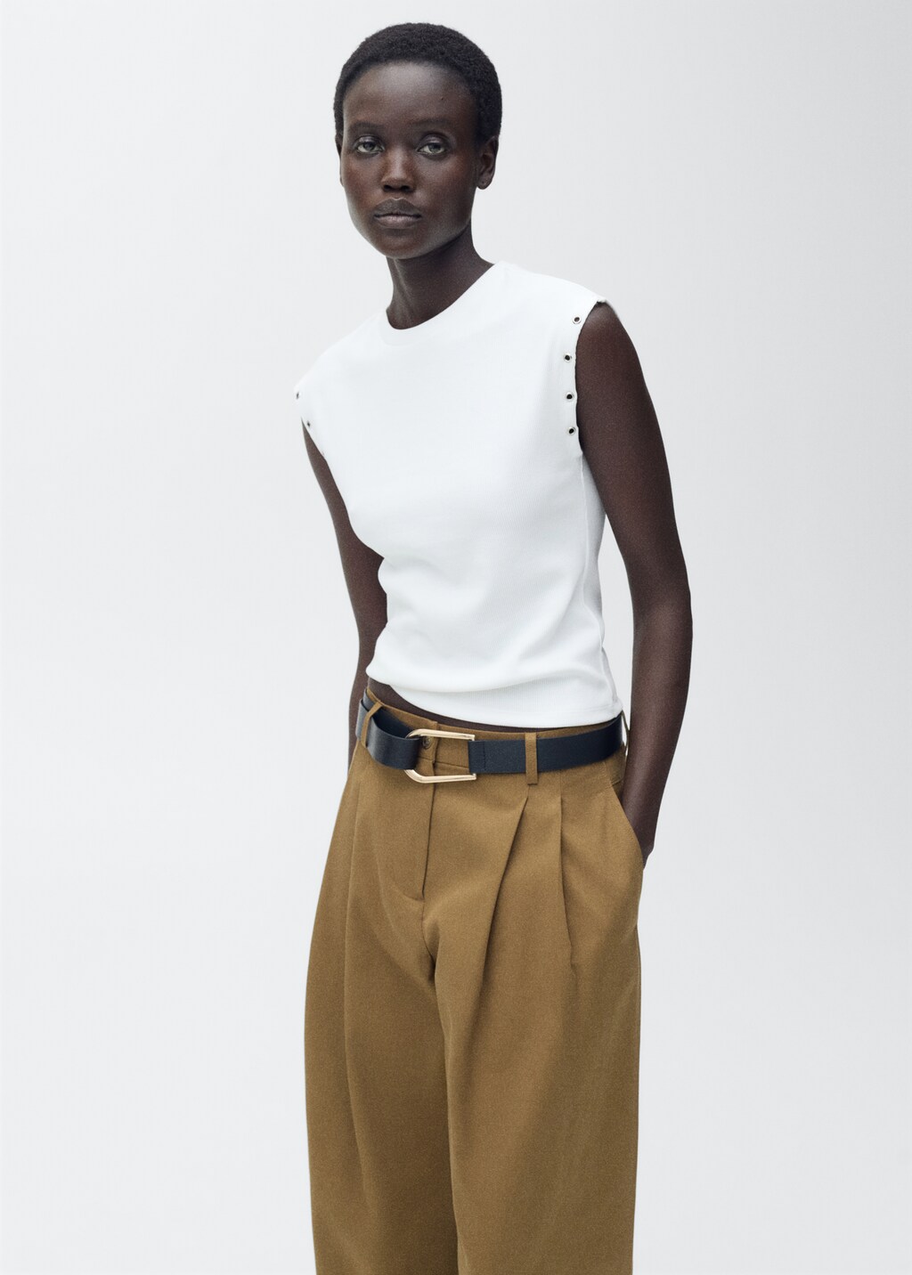 Ribbed t-shirt with die-cut trim - Black