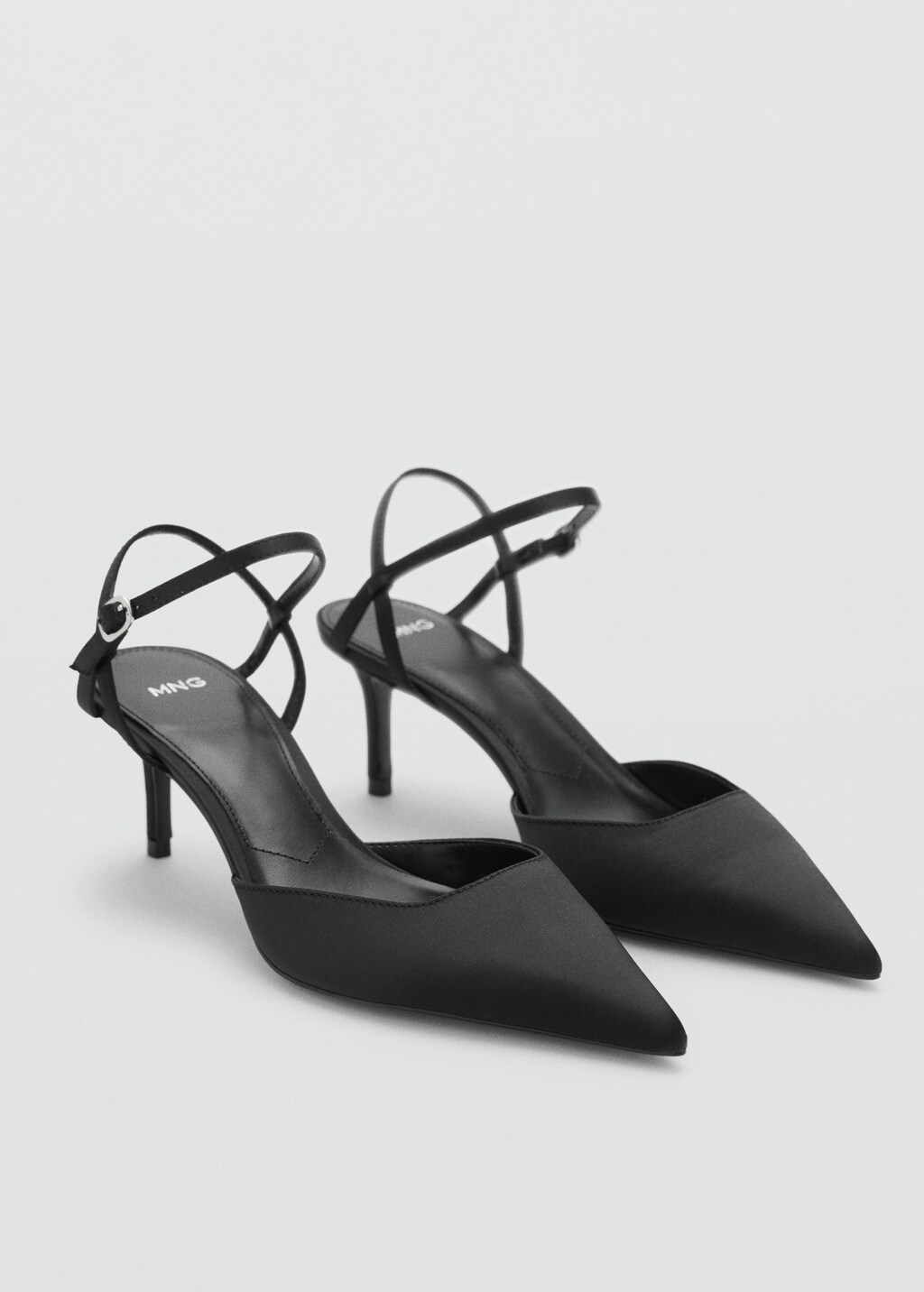 High-heeled shoes with straps - Black