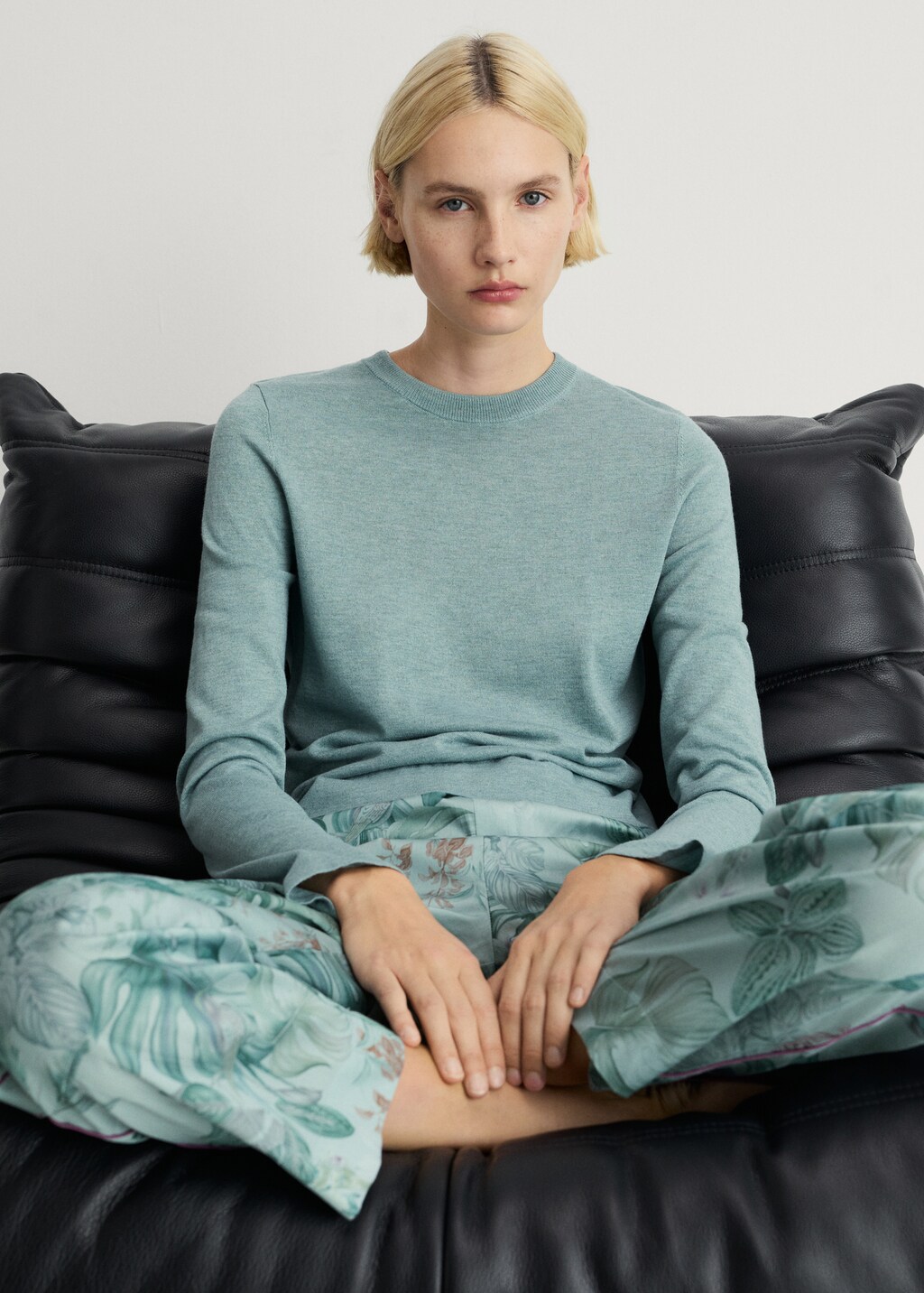 Round-neck knitted sweater - Medium Pink