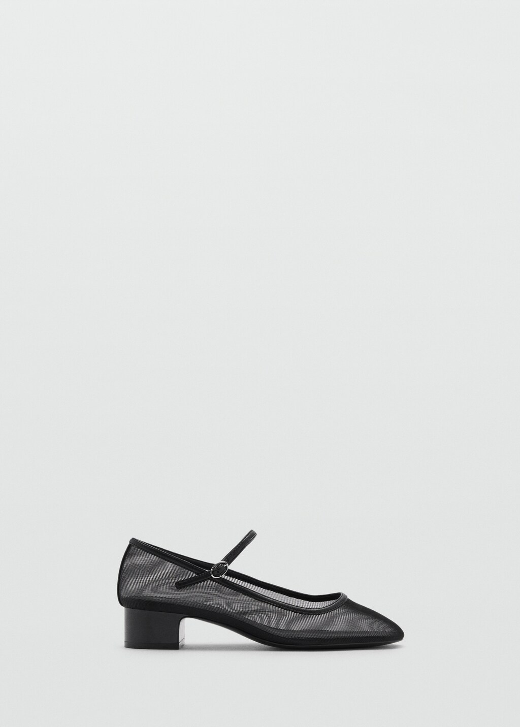 Mesh shoes with buckle strap - White