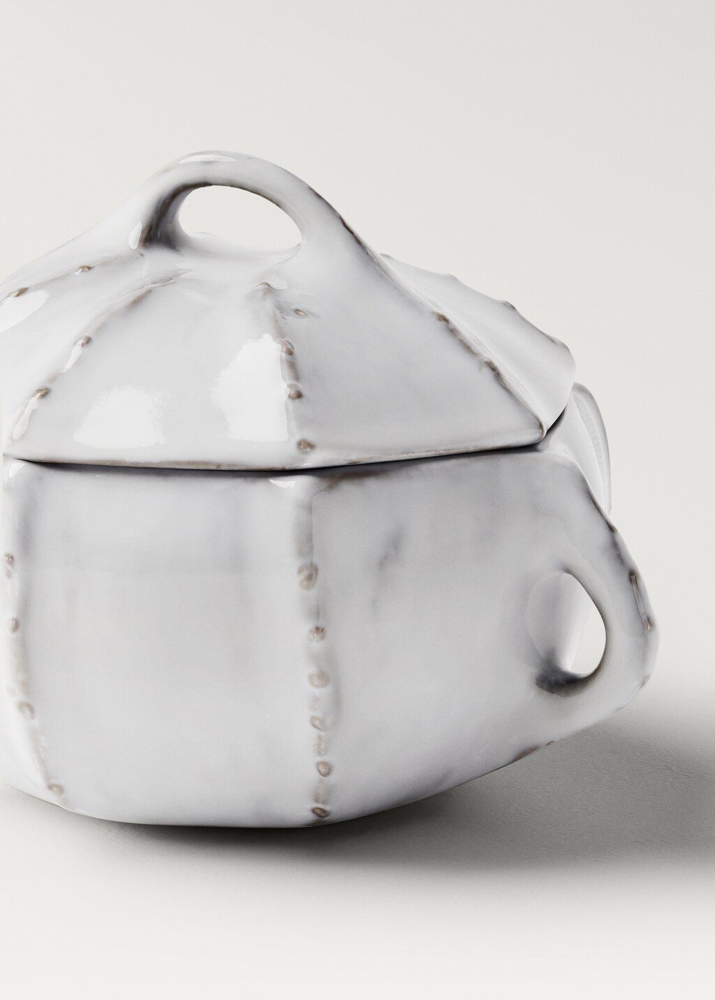 Stoneware bowl with lid - White