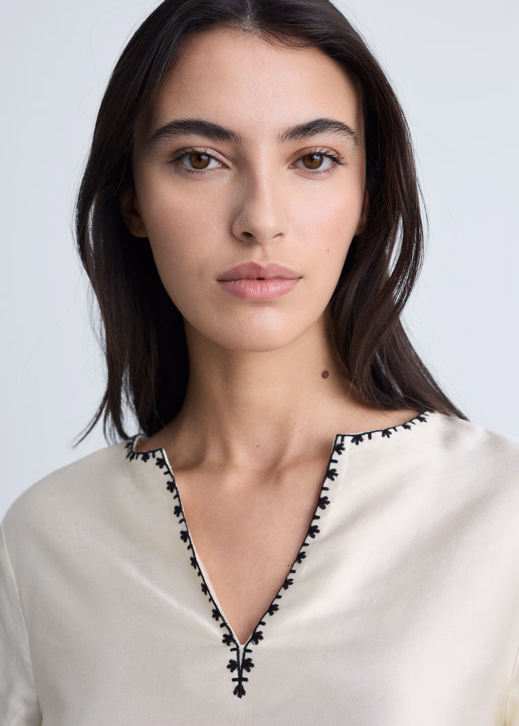 Embroidered satin blouse - Ecru