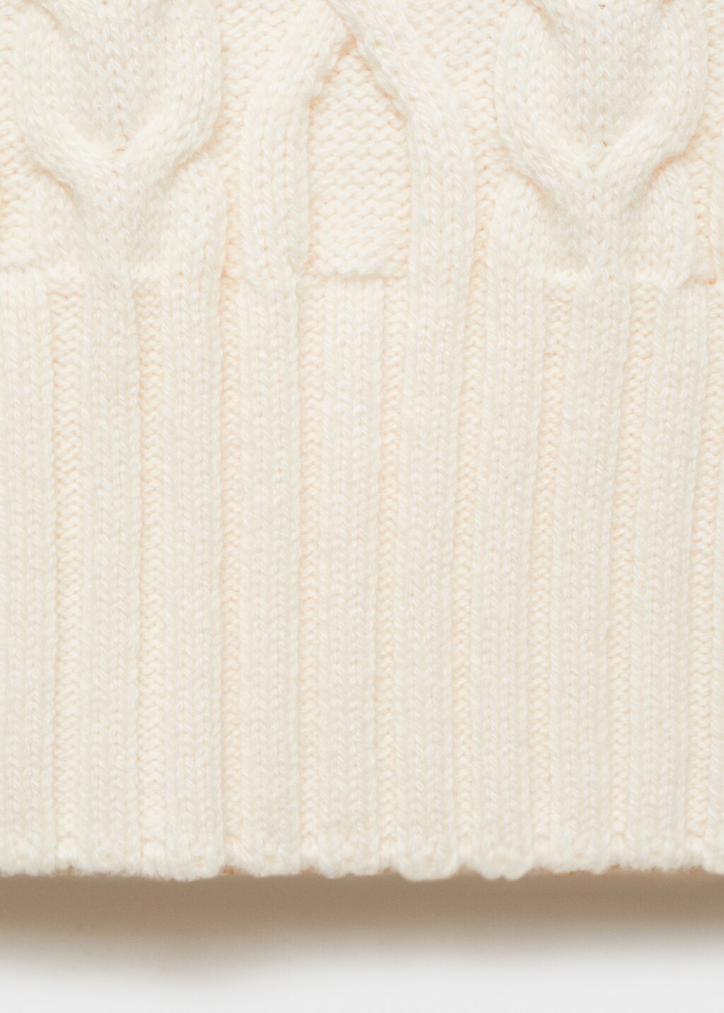 Cable-knit gilet with hood - Ecru