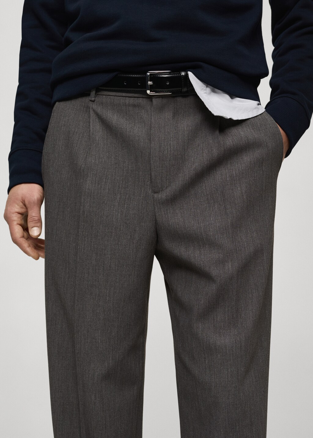 Straight-fit pleated trousers - Dark Navy