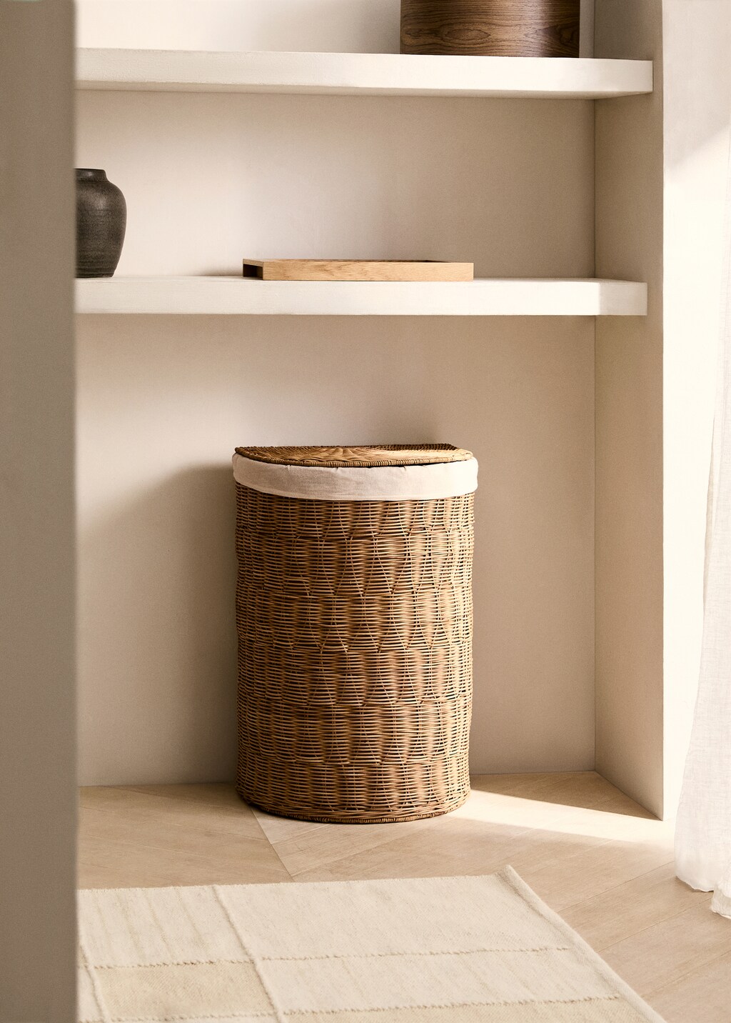 Rattan laundry basket with inner lining - Brown