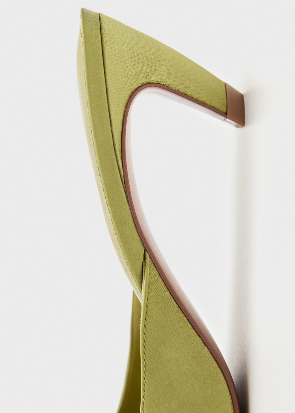 Satin kitten-heel shoes - Black