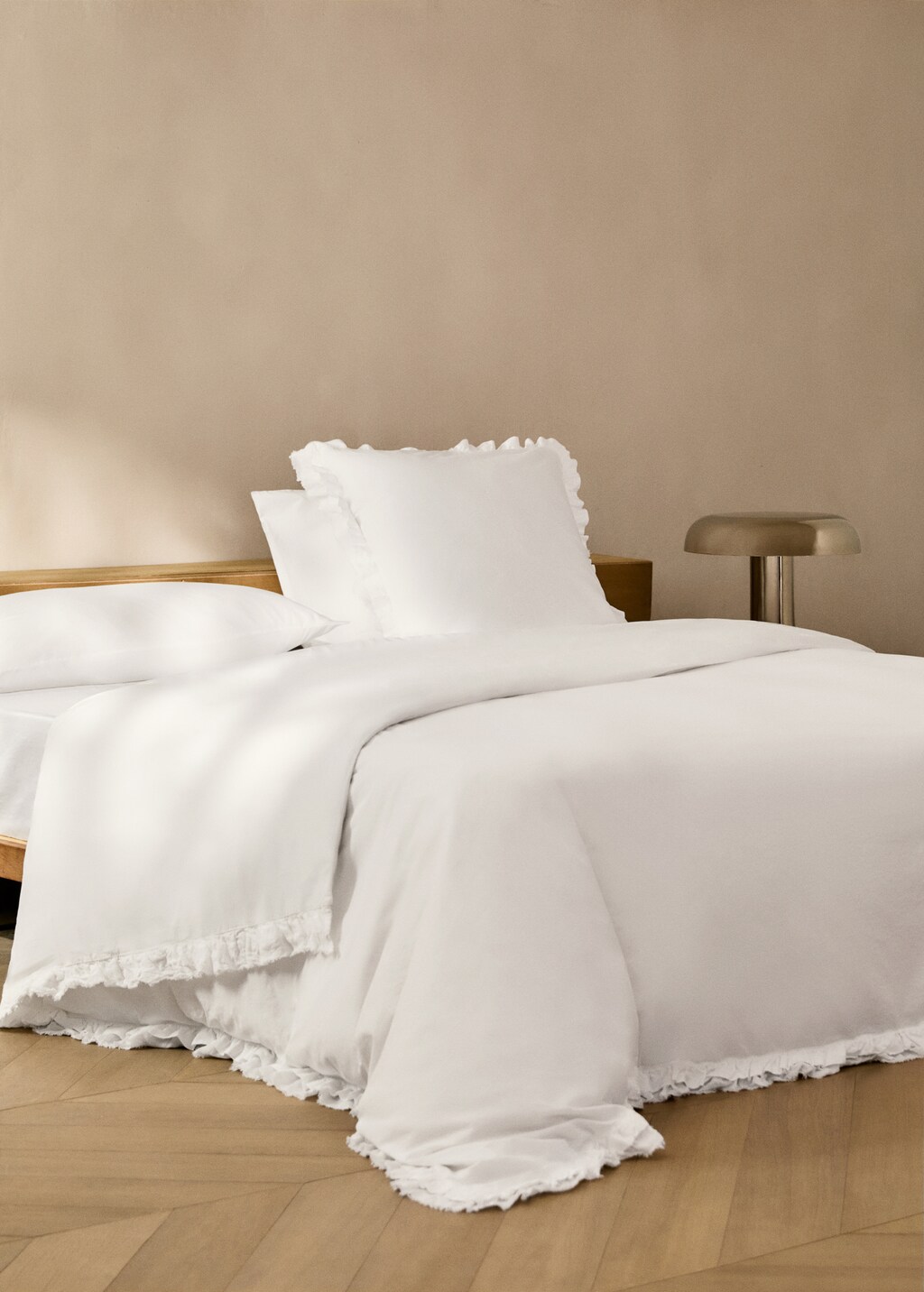 Washed cotton duvet cover with linen ruffle, 150/160 cm - White