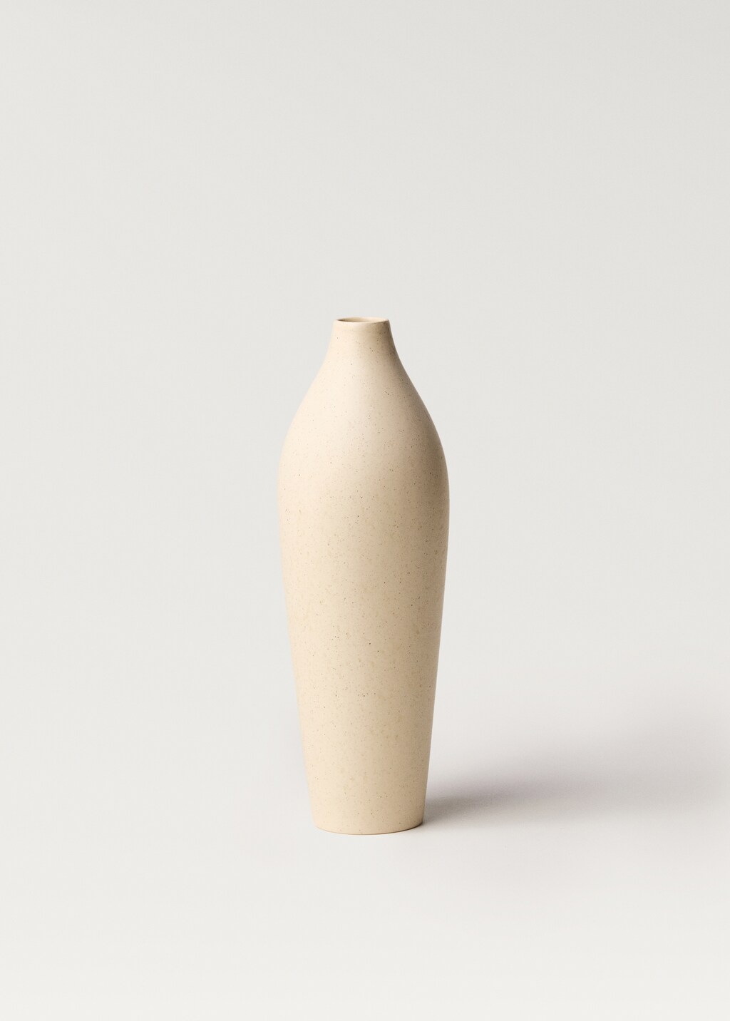 Medium elongated design earthenware vase - Off White