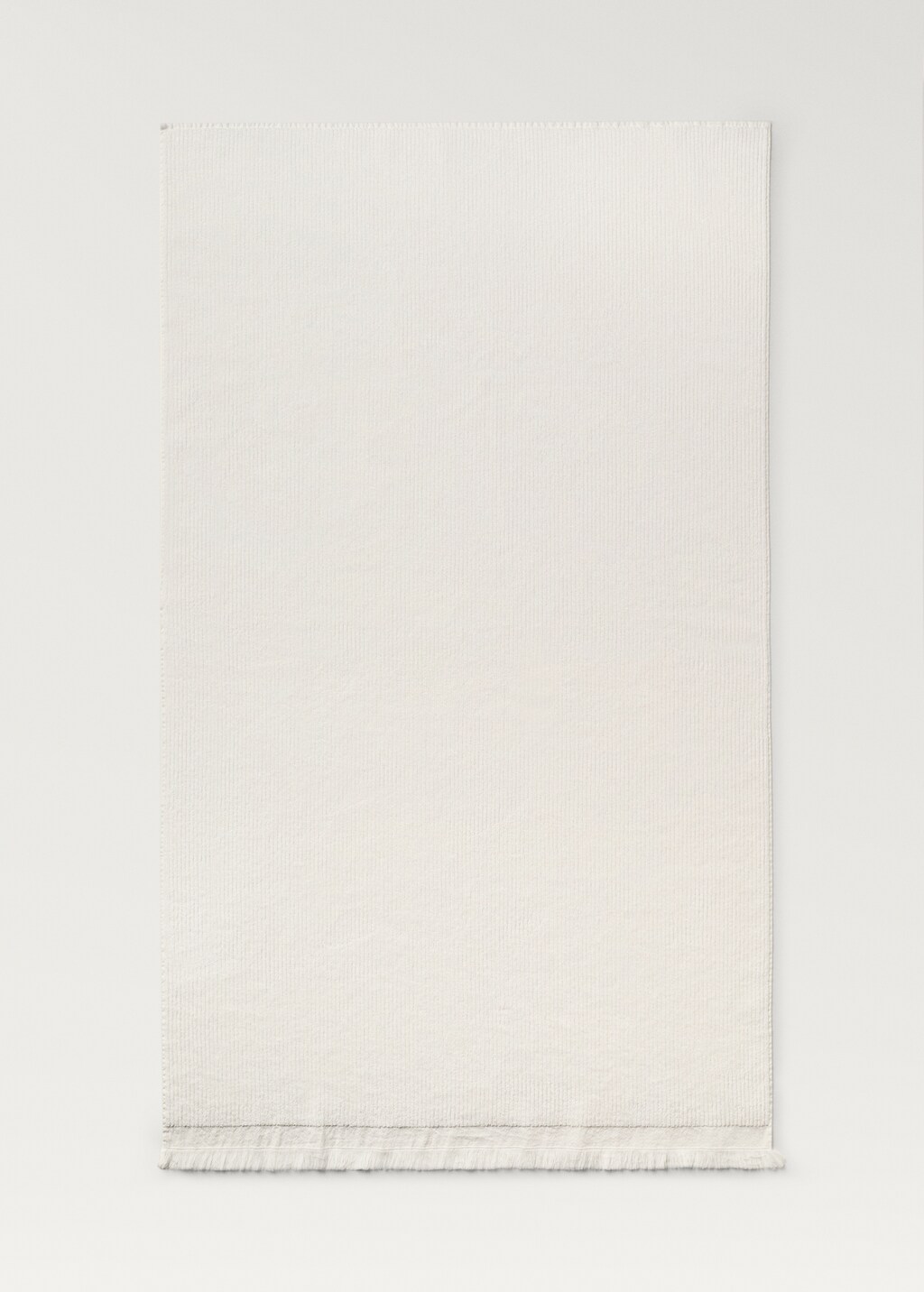 Stripe-embossed bath towel with fringes - White