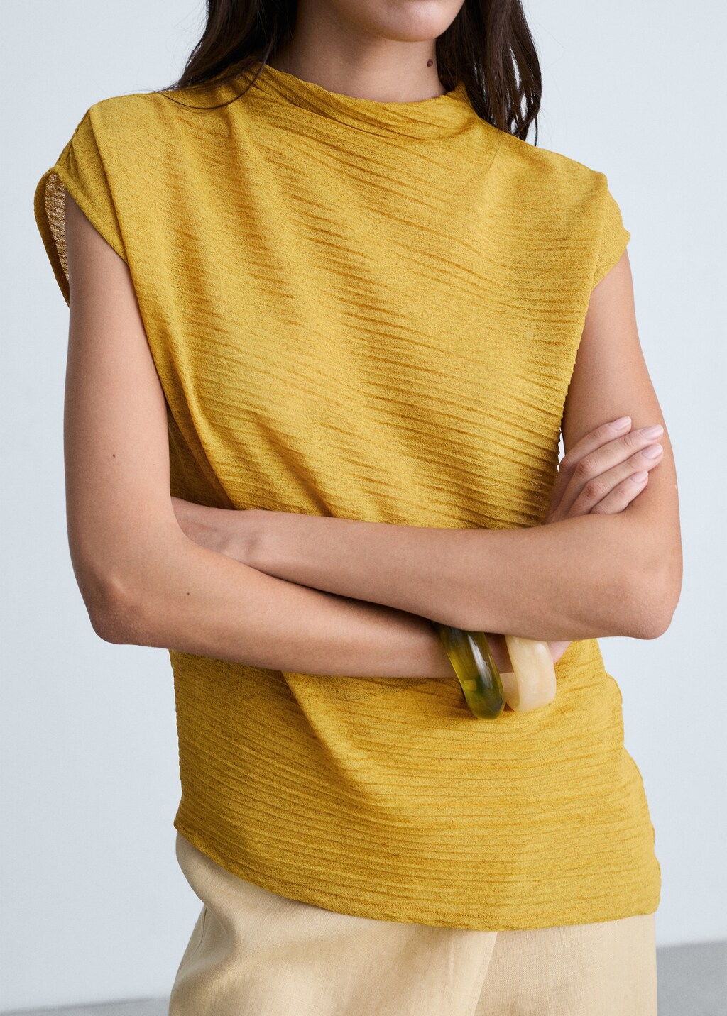 Asymmetrical textured top - Mustard