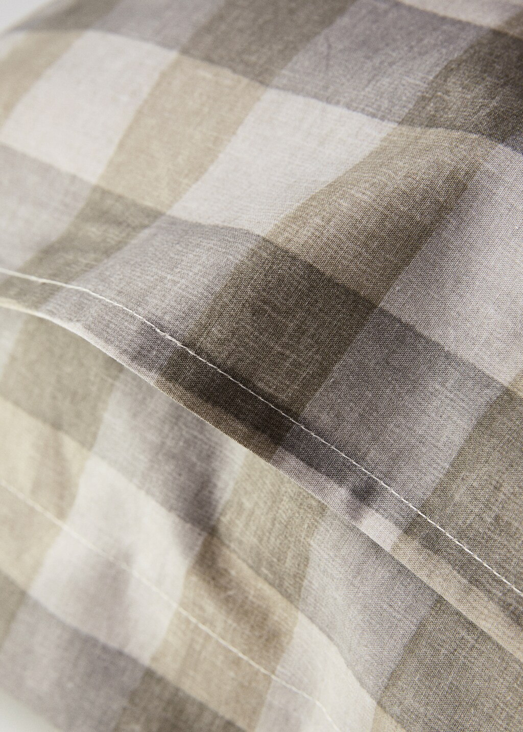 Cotton percale check pillowcase, 60x60 cm - Medium Brown
