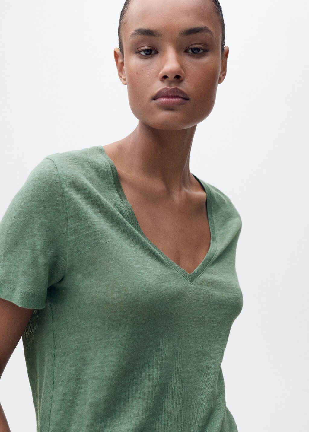 V-neck linen t-shirt - Ecru