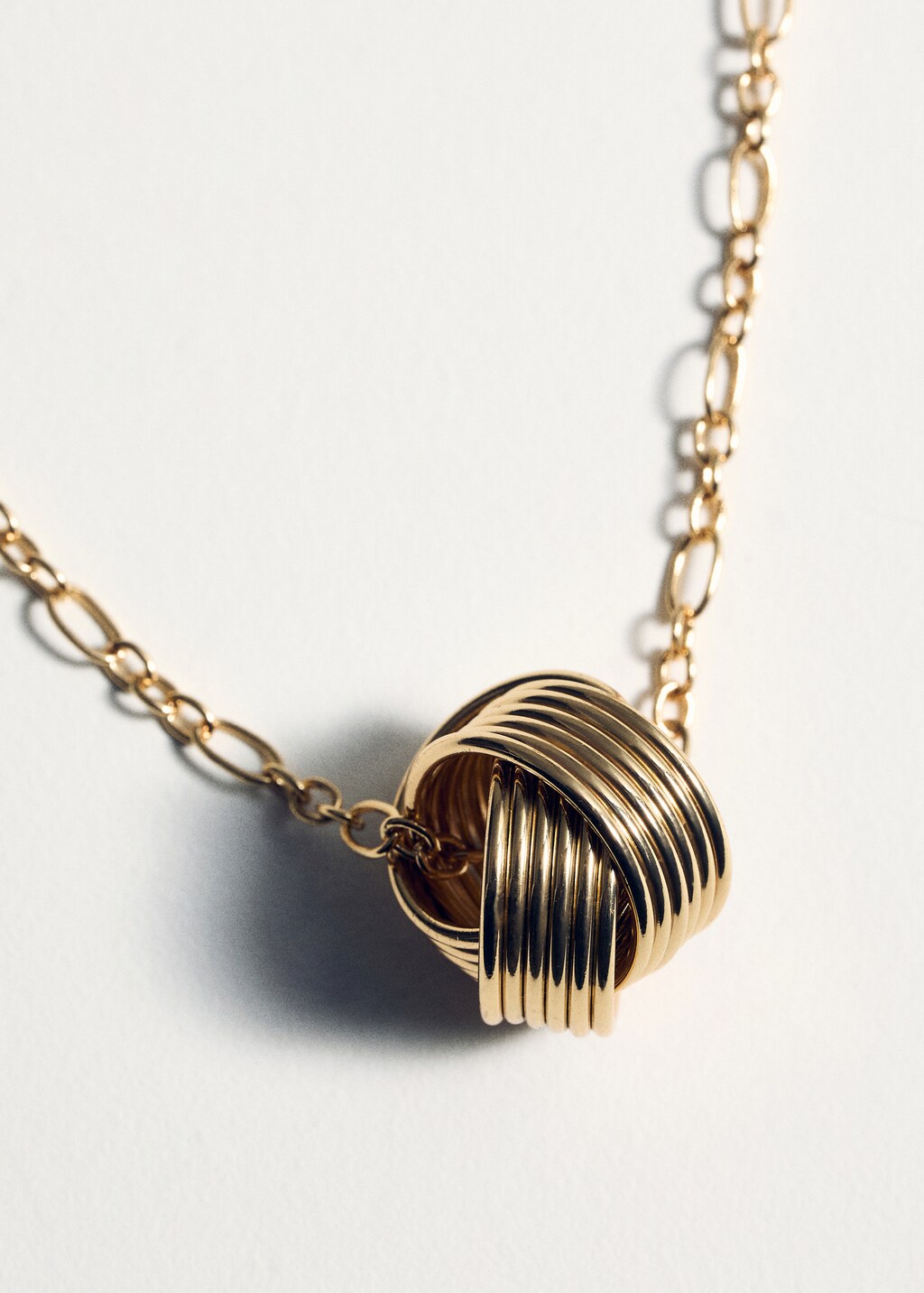 Interlocking hoops pendant chain necklace - Gold