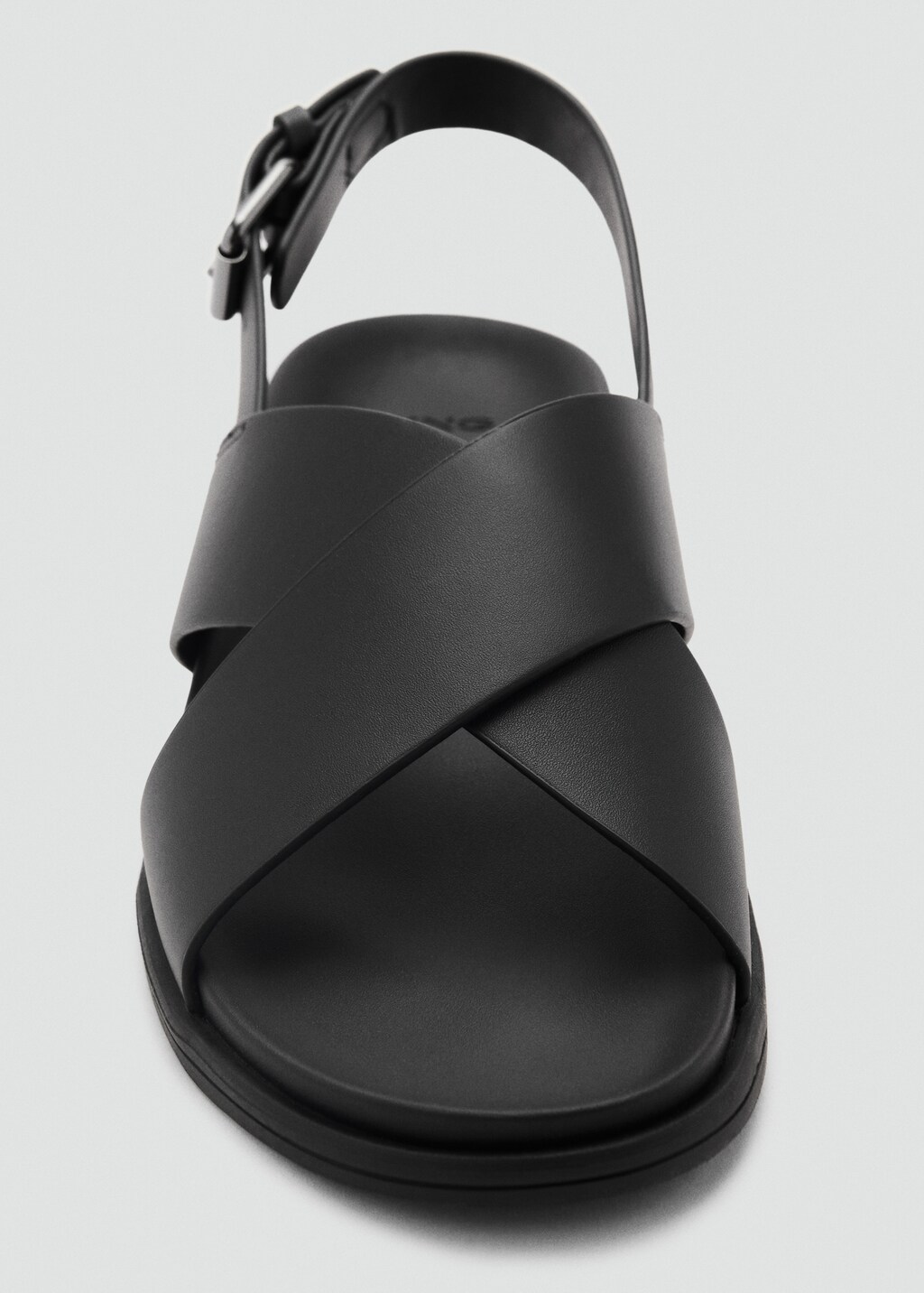 100% leather crossed strap sandal - Black