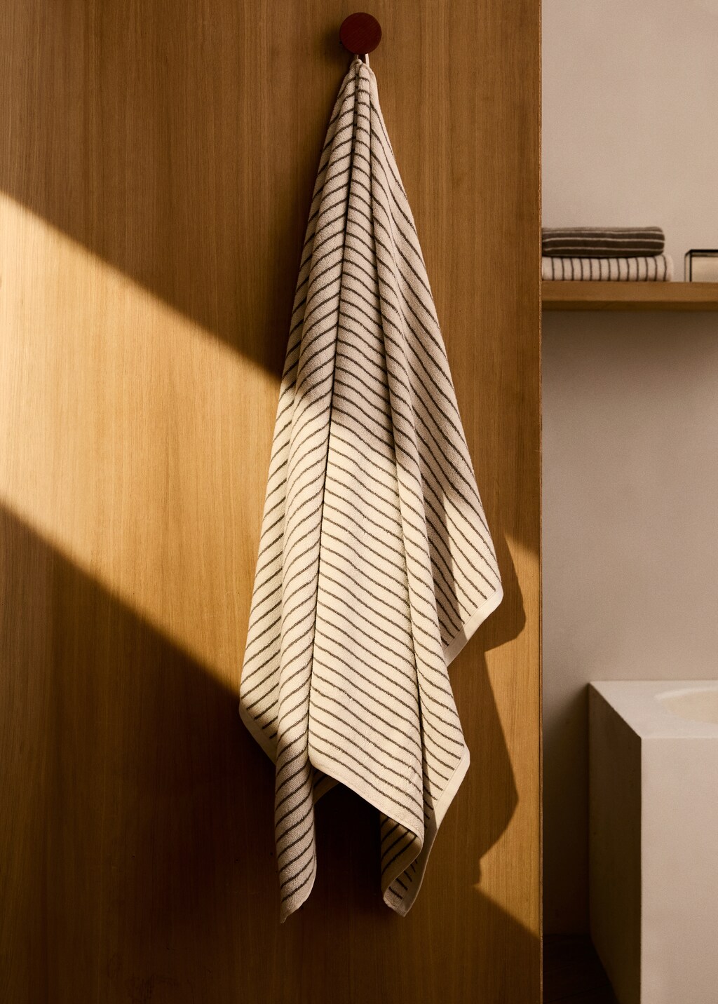 Two-toned stripe bath towel - Medium Brown
