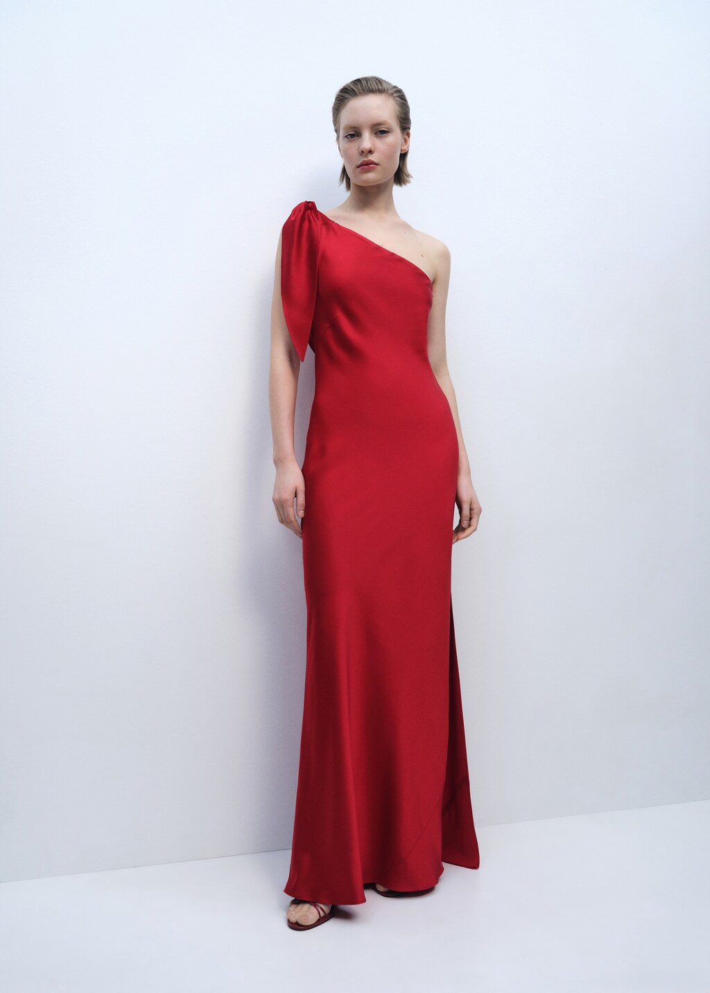 Satin dress with bow - Red