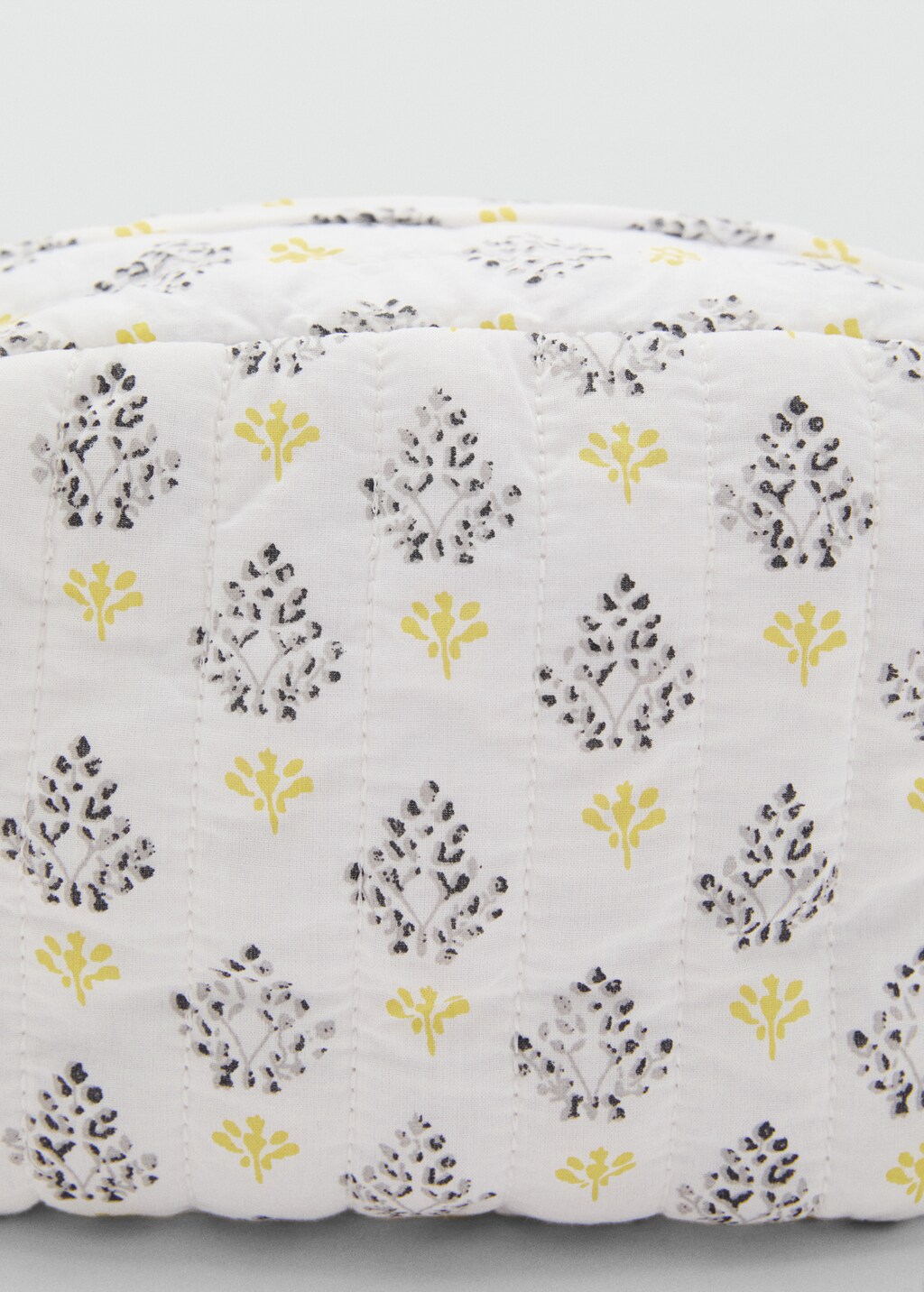 Quilted cosmetic bag - Yellow