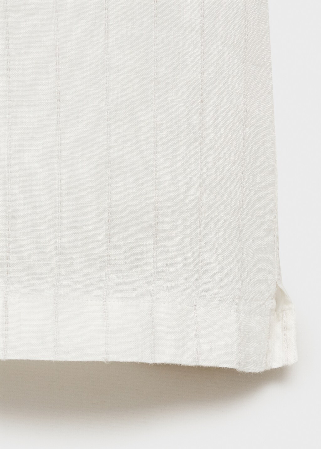 100% linen shirt with pinstripes - White