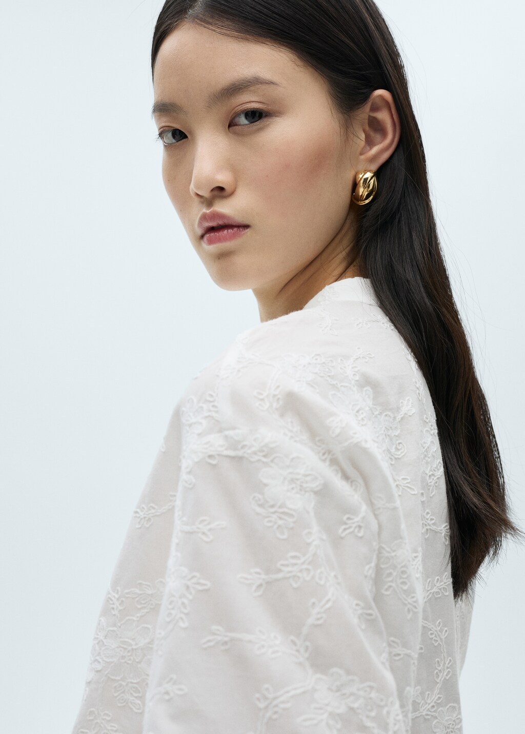 Cotton blouse with embroidered details - White