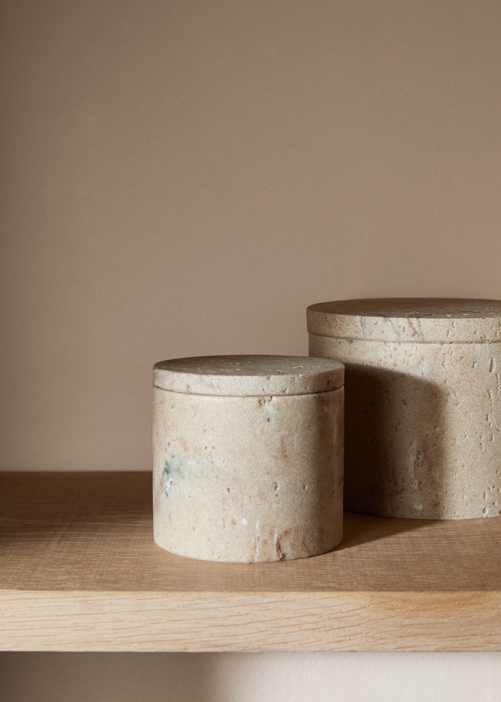 Small stone effect resin bath jar - Light/Pastel Grey