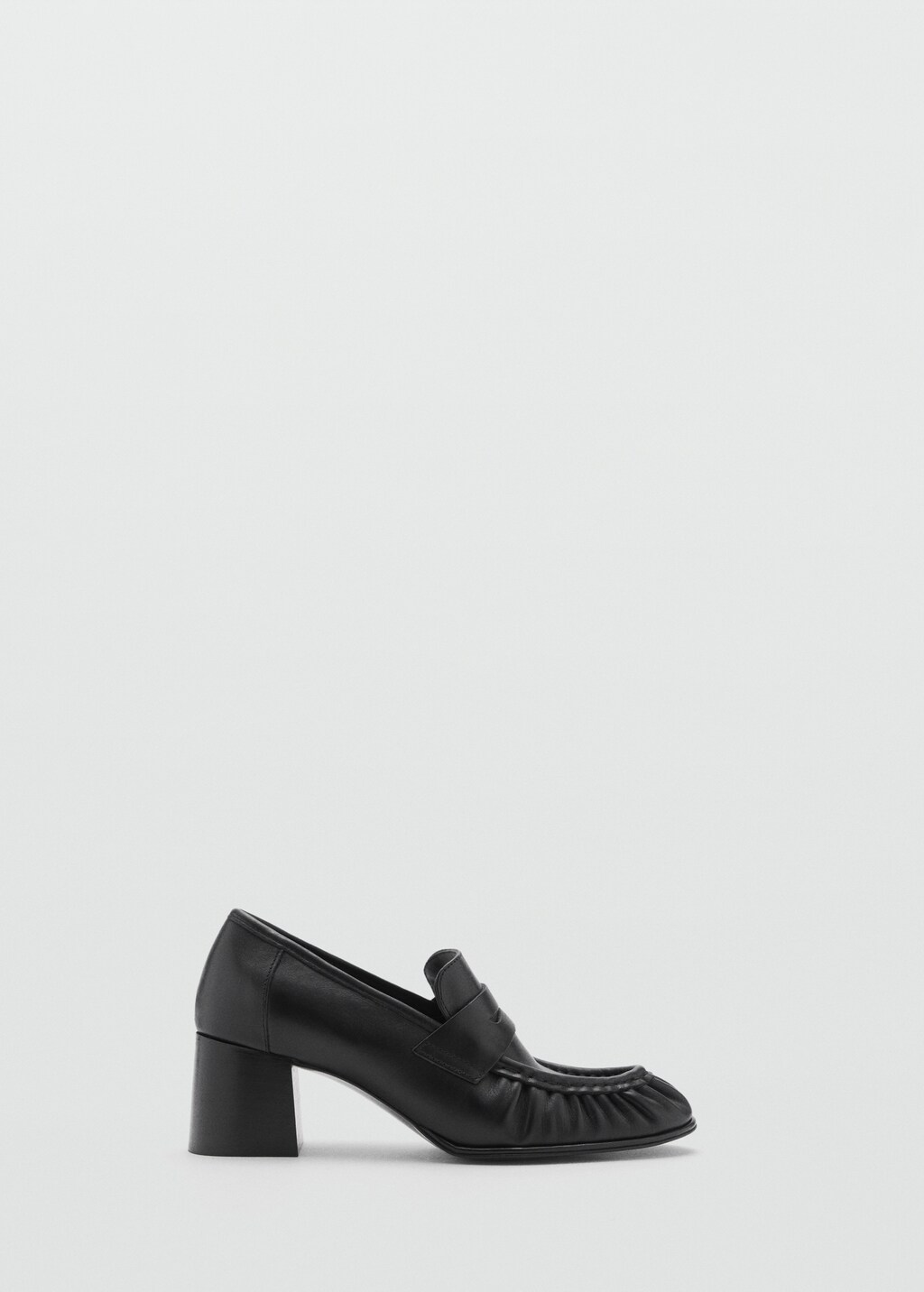 Heeled leather loafers with pleat detail - Black