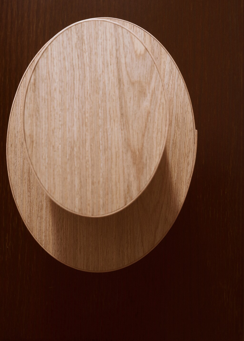 Small oval wooden box - Brown