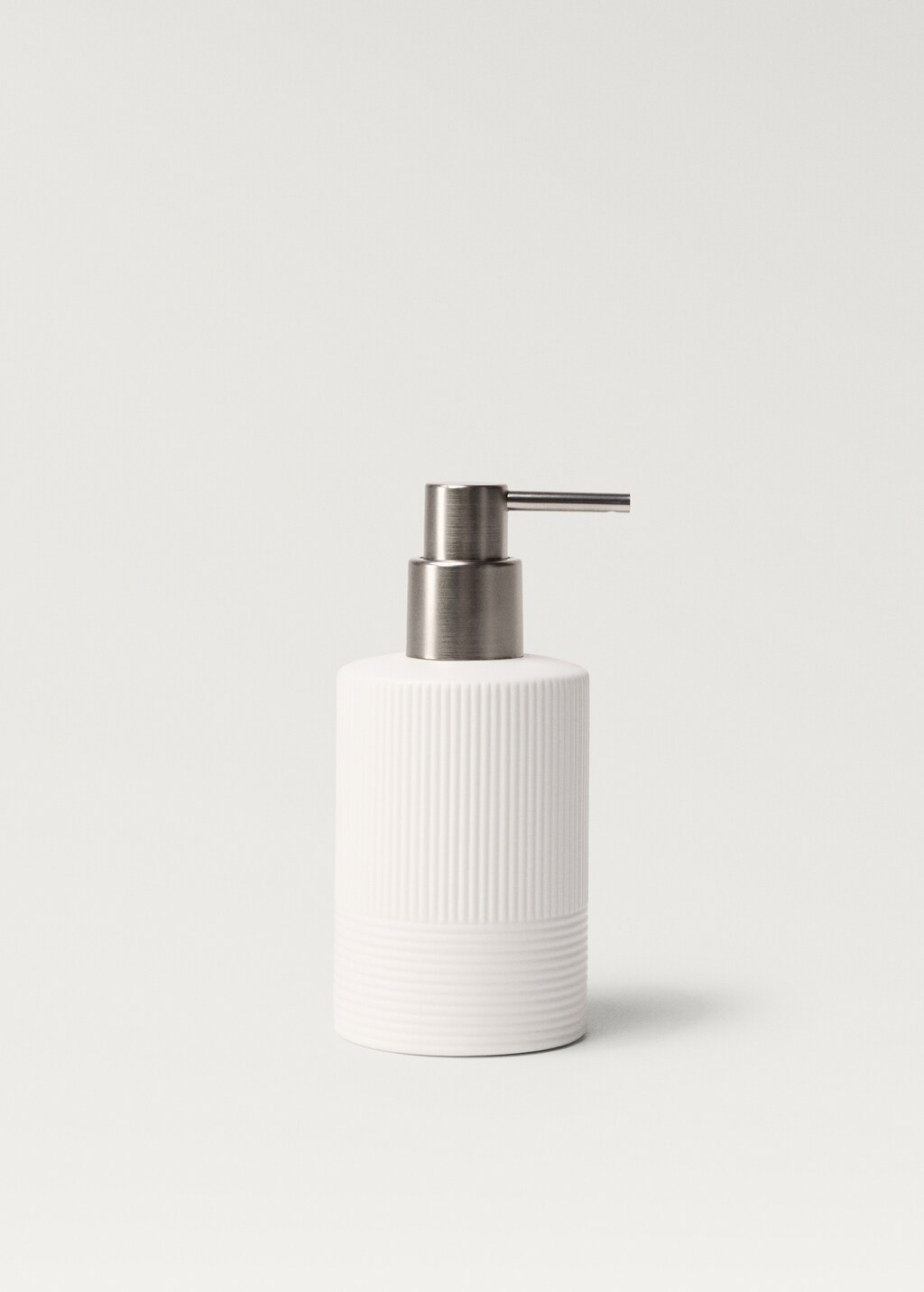 Soap dispenser white - White
