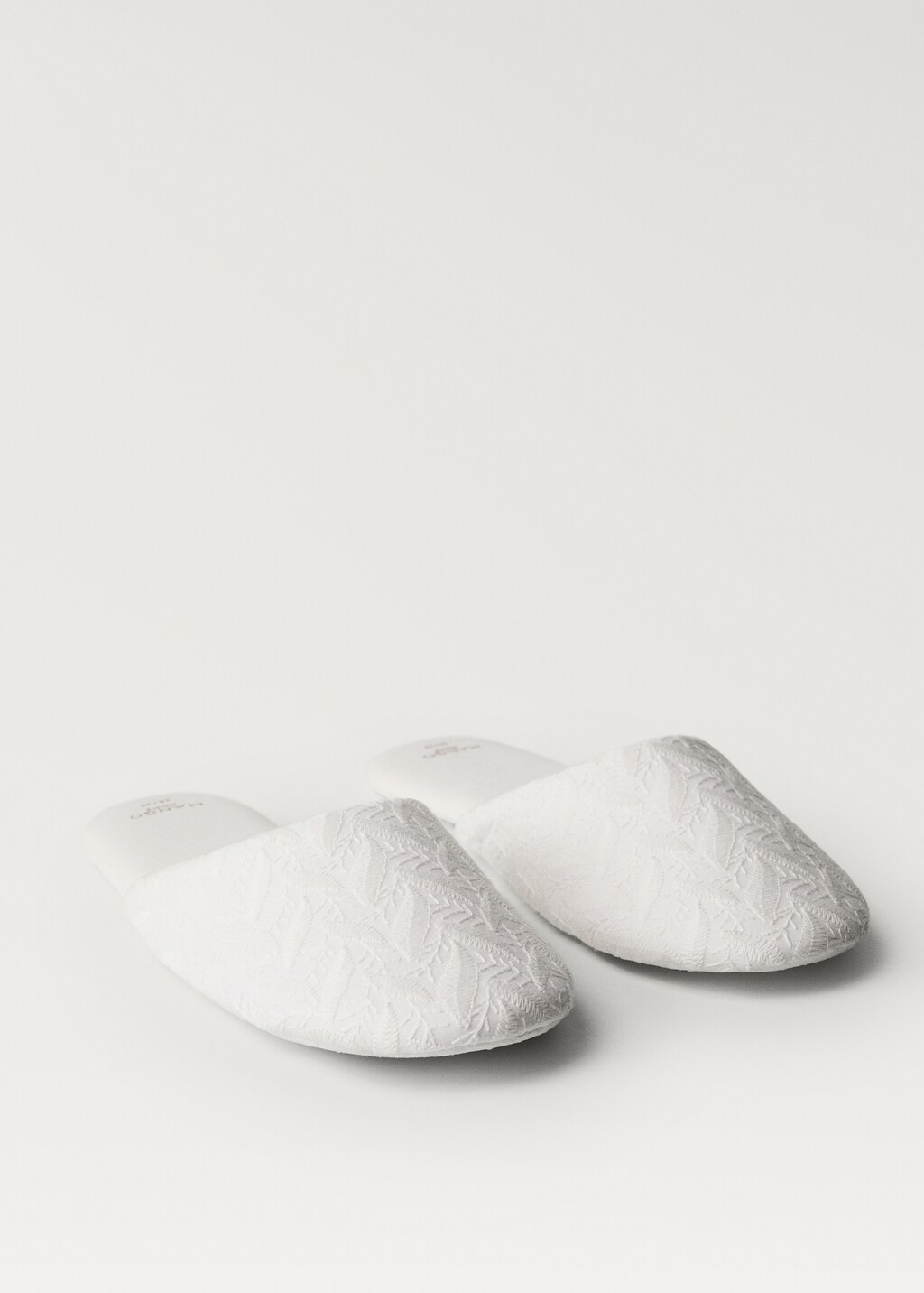 Embroidered cotton slippers - White