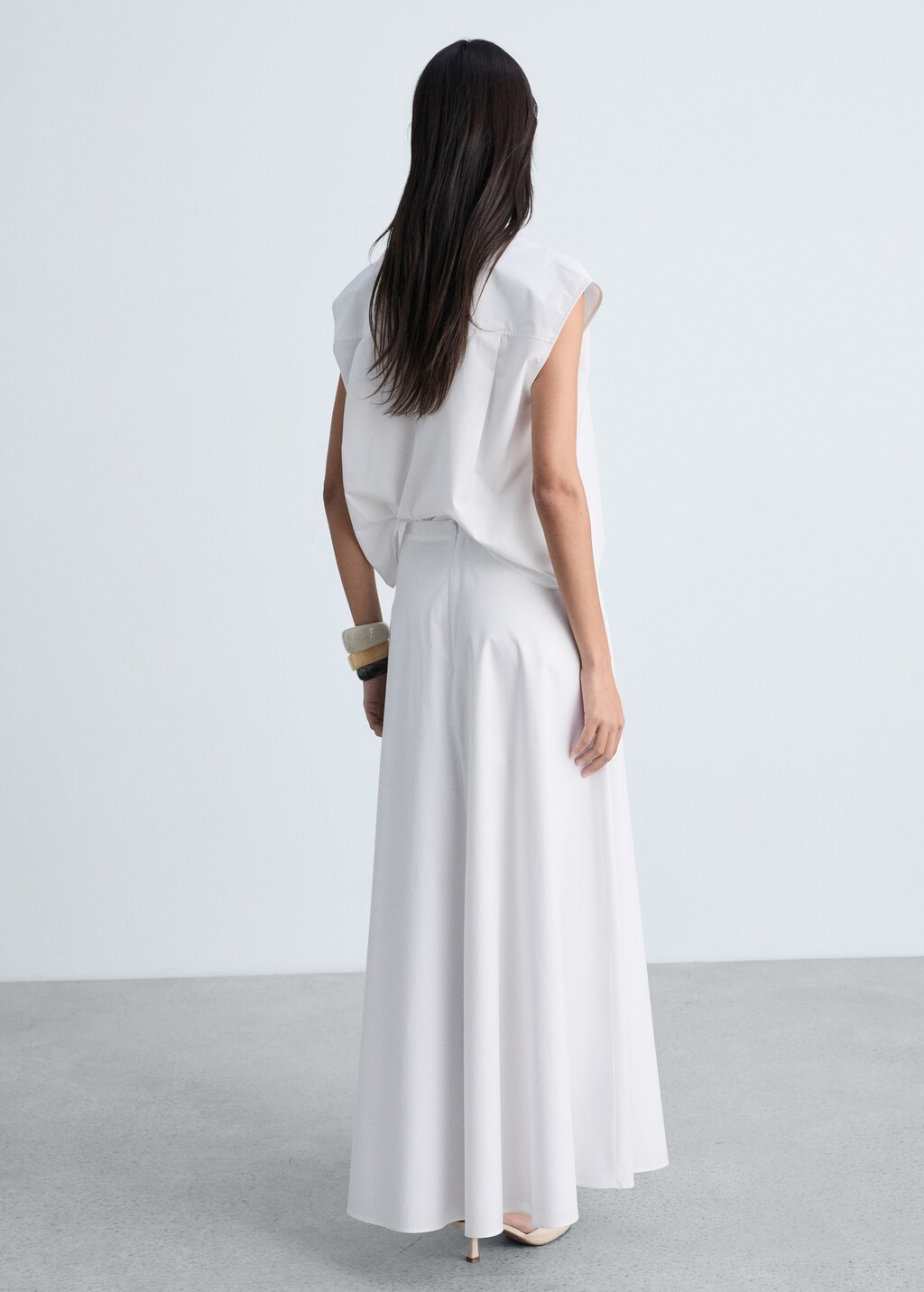 Long flared skirt with opening - White