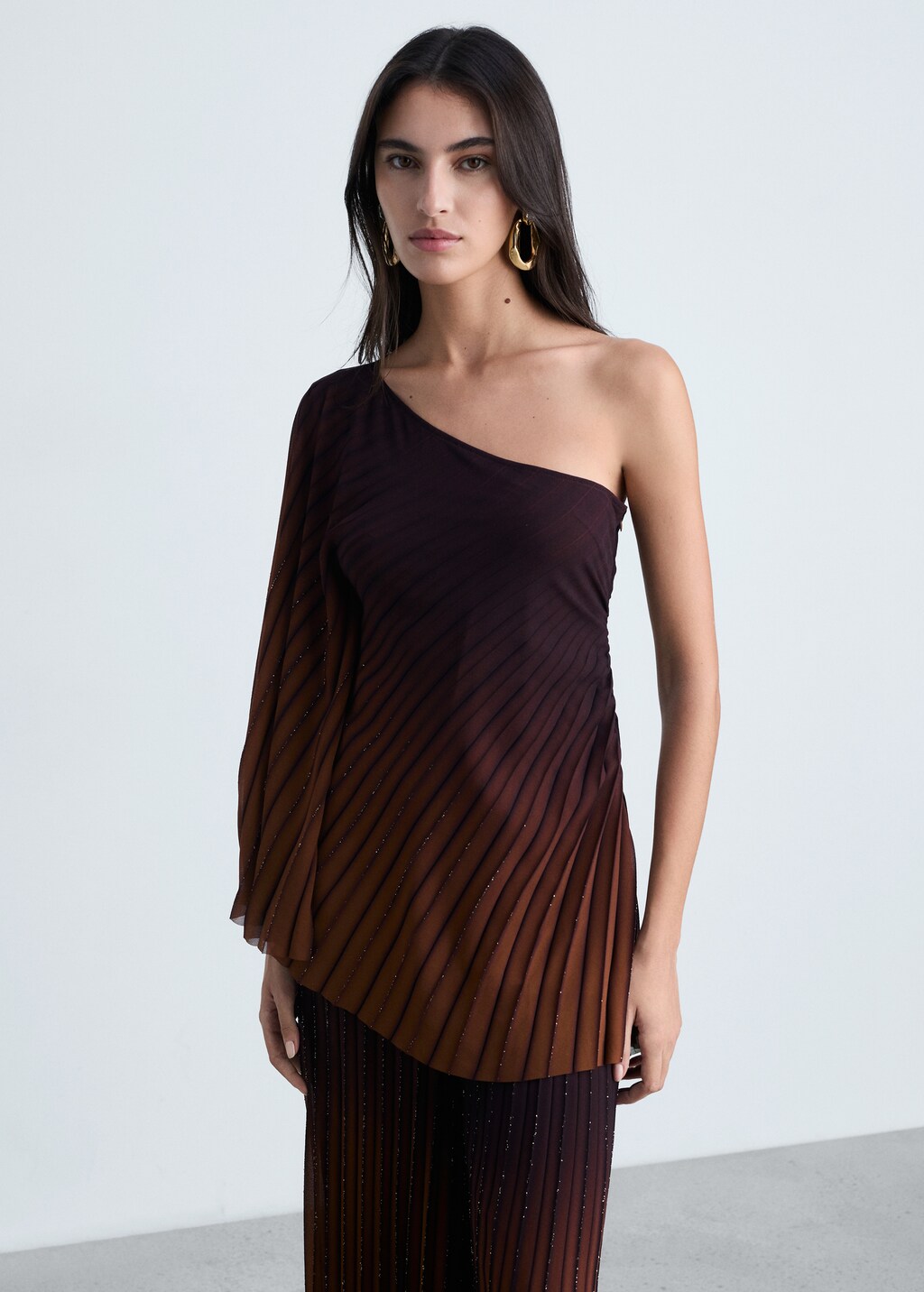 Asymmetrical pleated blouse - Coffee