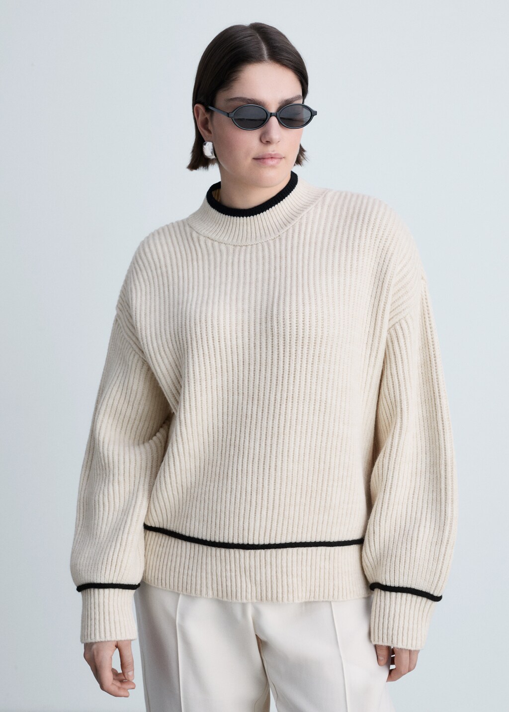 Perkins-neck sweater with contrasting details - Beige