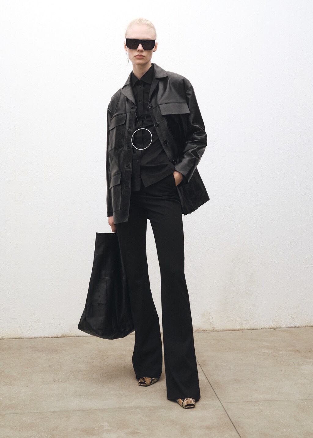 Flared suit trousers with openings - Black