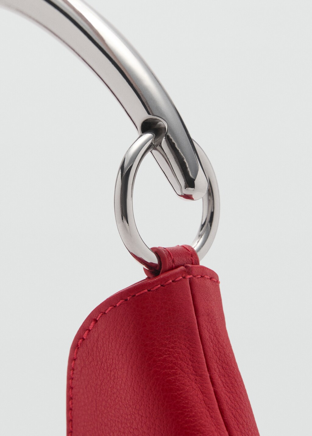 Leather shoulder bag with metal handle - Red