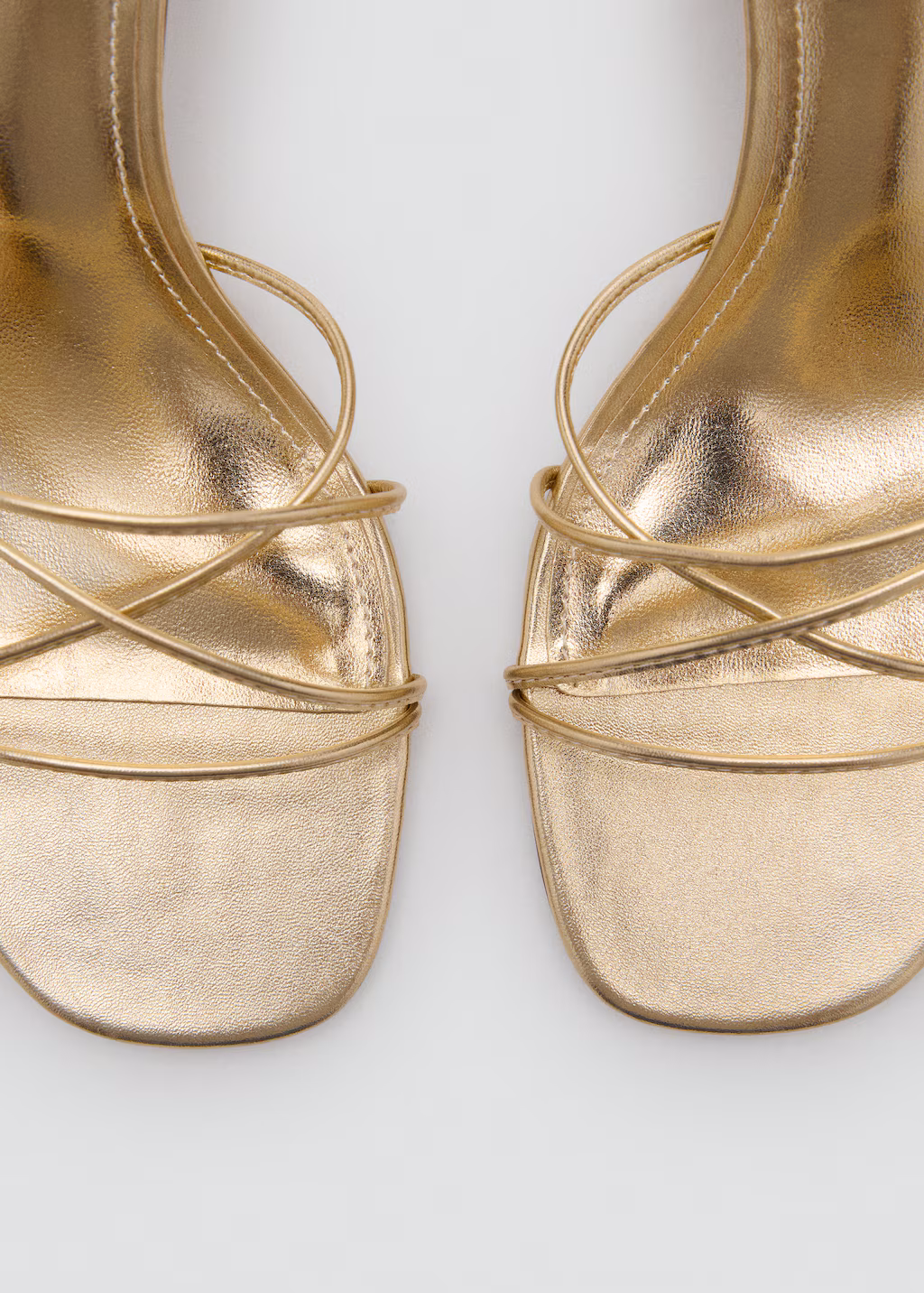 Heeled sandal with crossed straps - Leather