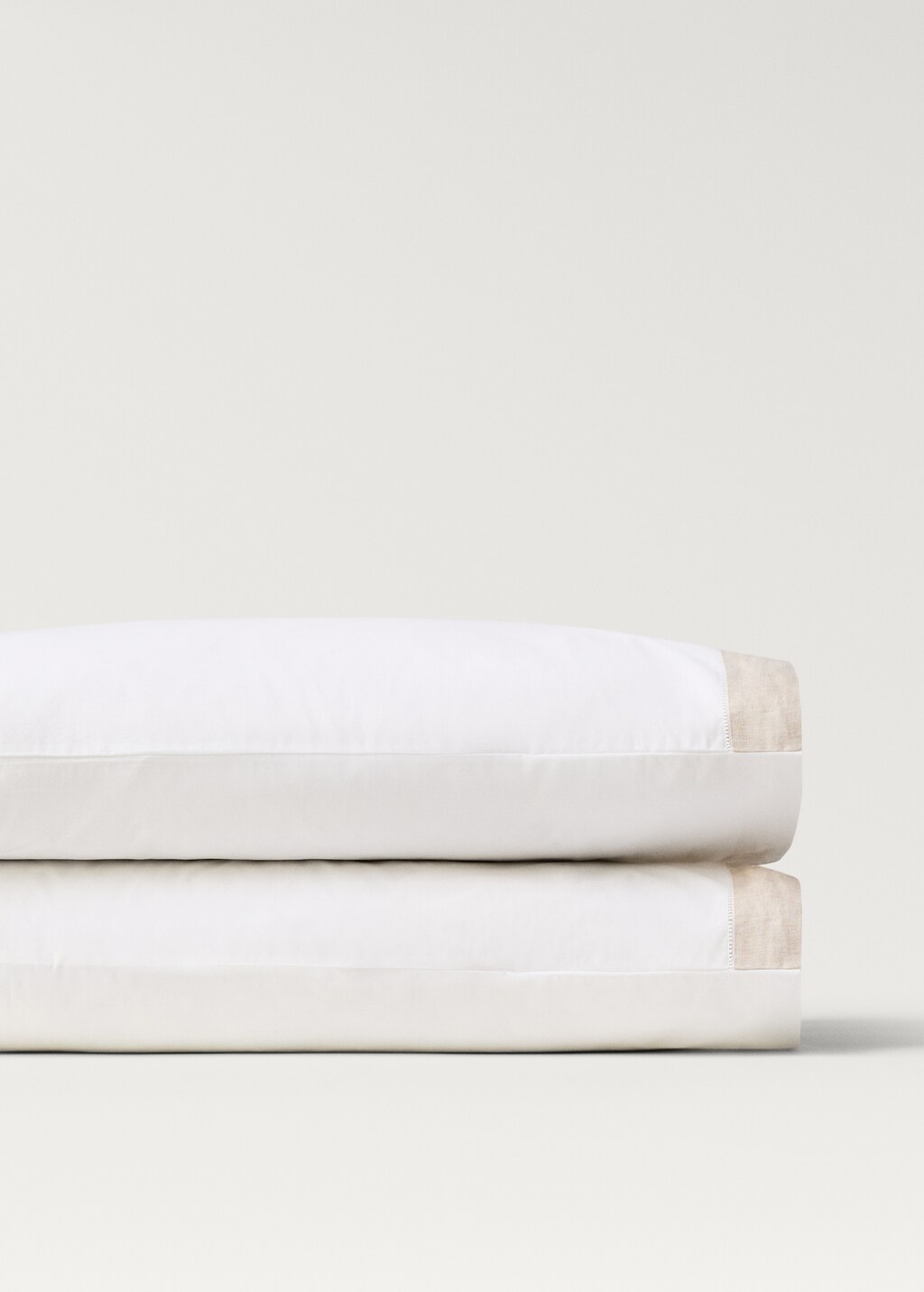 Cotton percale pillowcase with linen trim, 50x75 cm - White