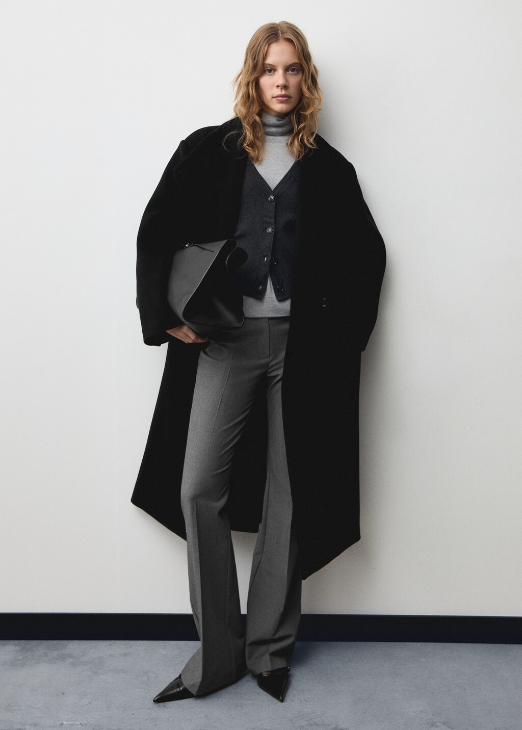 Turtleneck virgin wool coat - Black