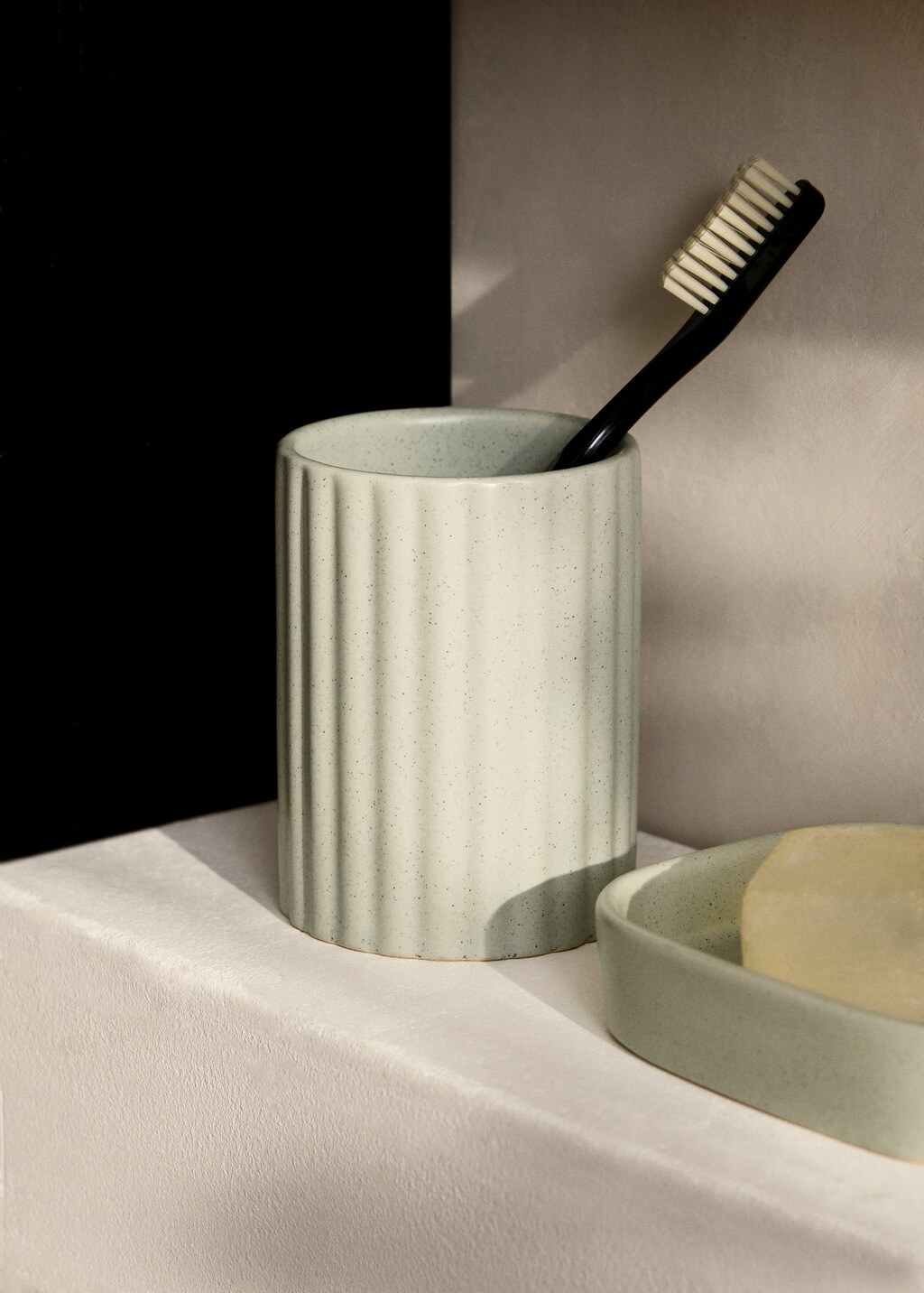 Striped stoneware bathroom tumbler - Mint Green