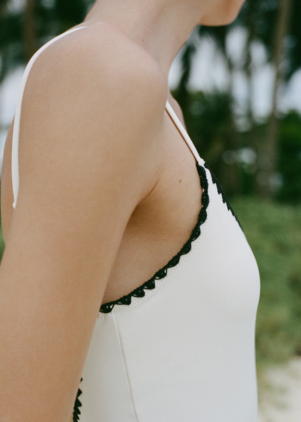 Contrasting trims swimsuit - White