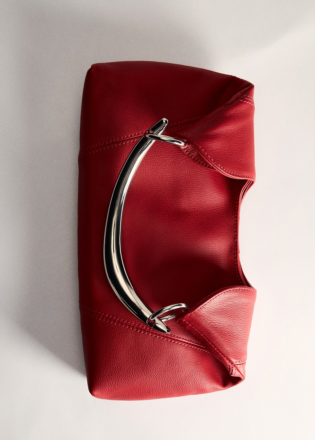 Leather shoulder bag with metal handle - Red