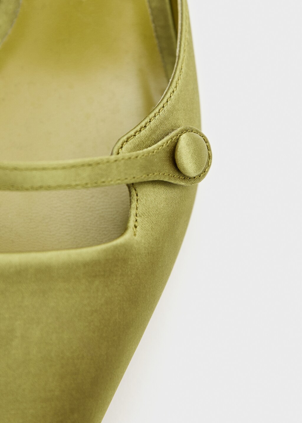 Satin kitten-heel shoes - Black